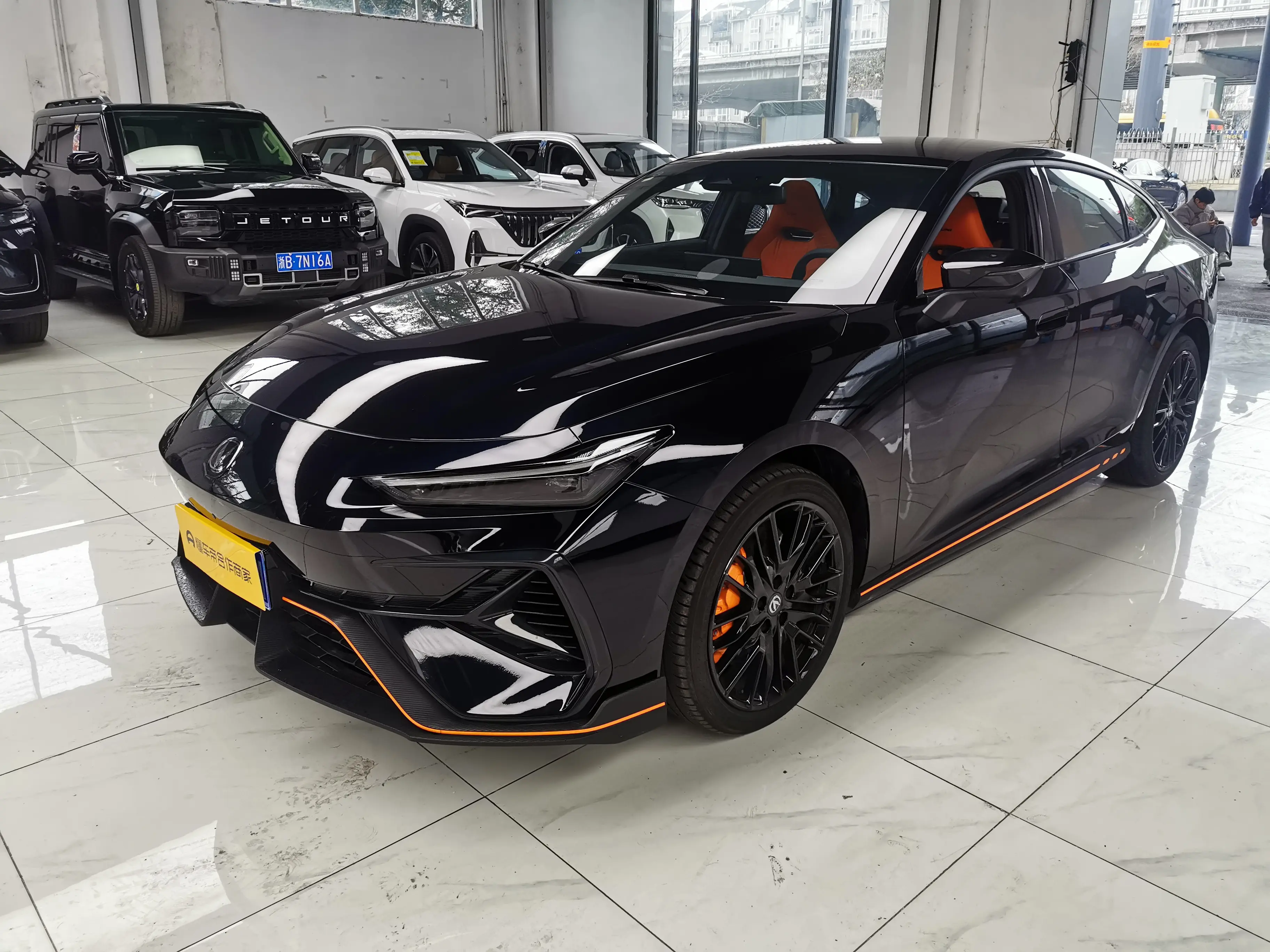 Changan UNI-V  из Китая