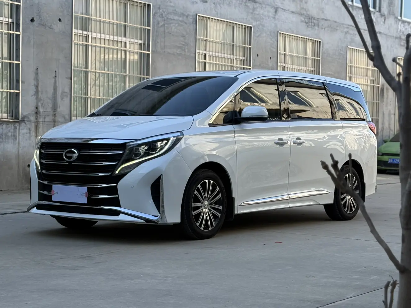 GAC Trumpchi M8  из Китая