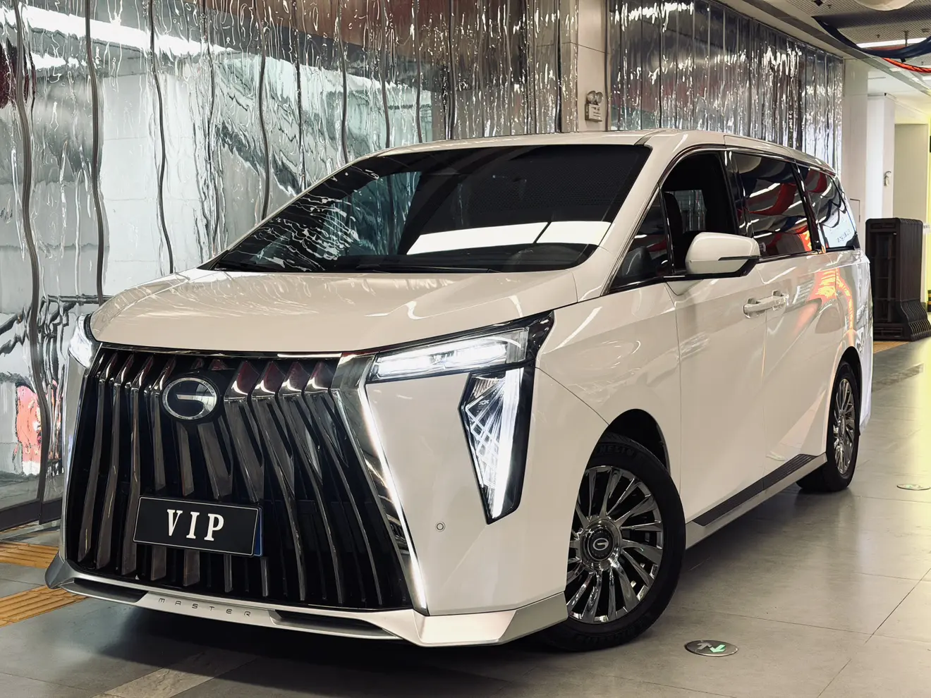 GAC Trumpchi M8  из Китая