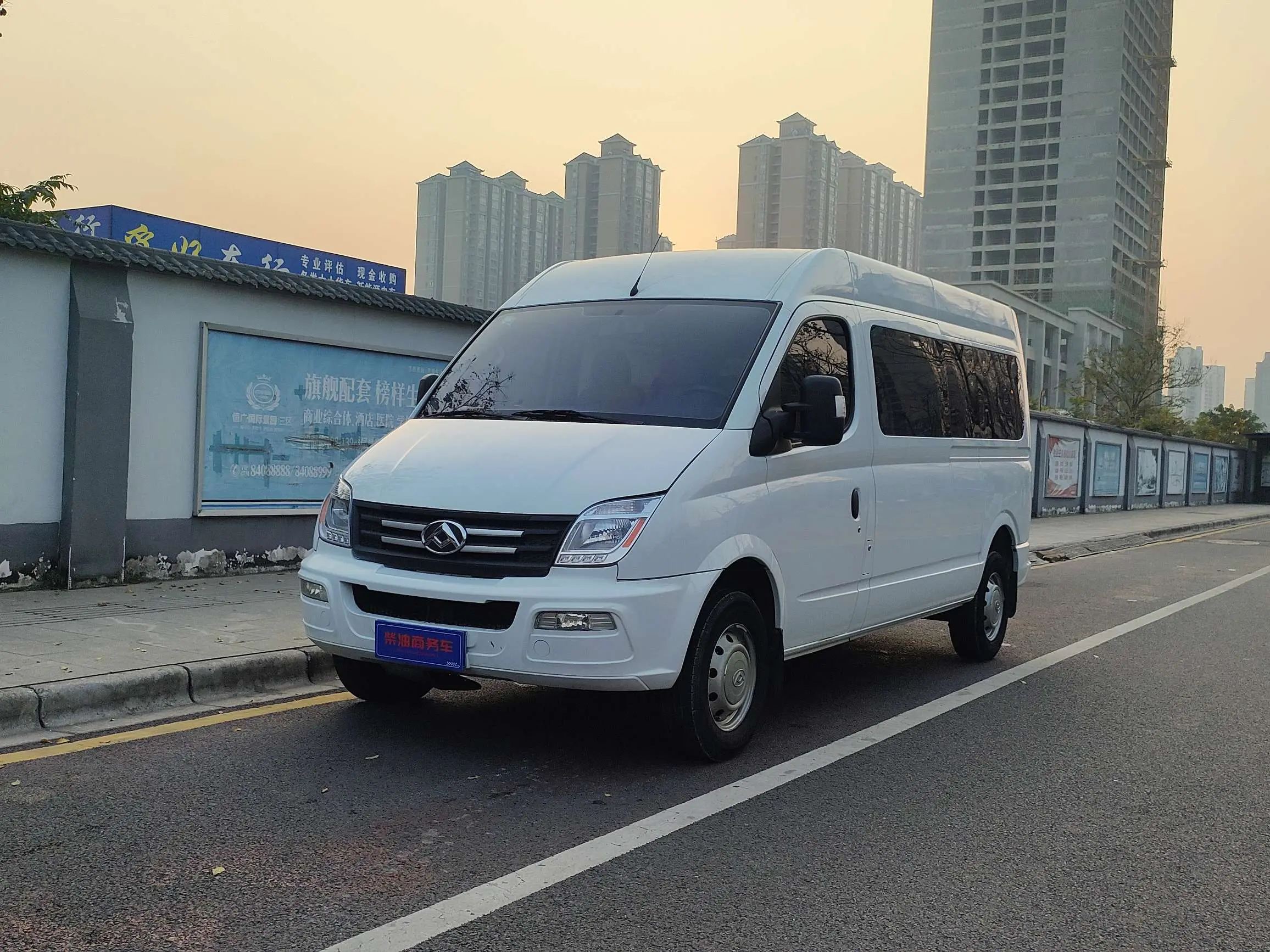 Datong Xintu V80  из Китая