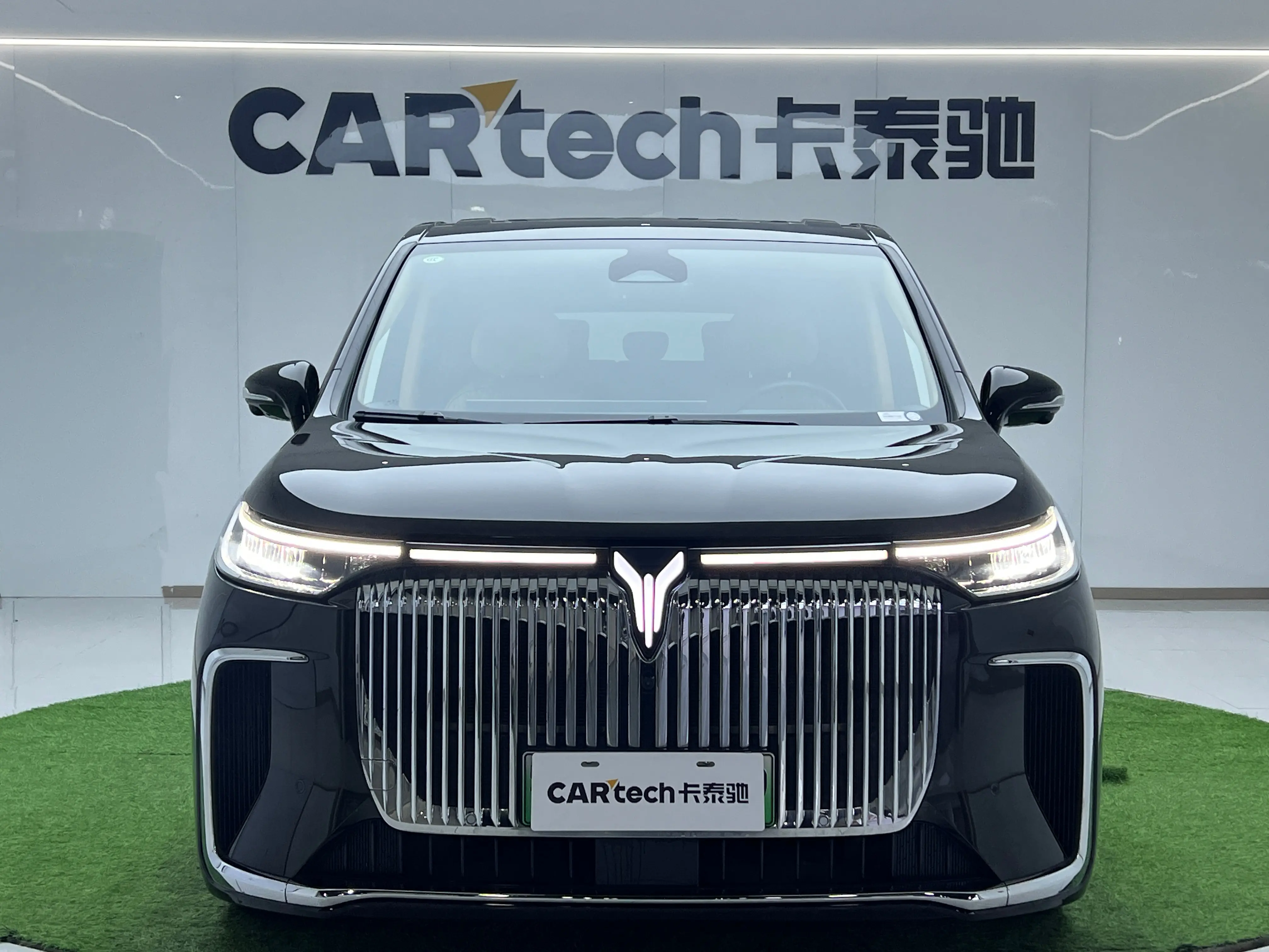 Voyah Lantu Dreamer PHEV  из Китая