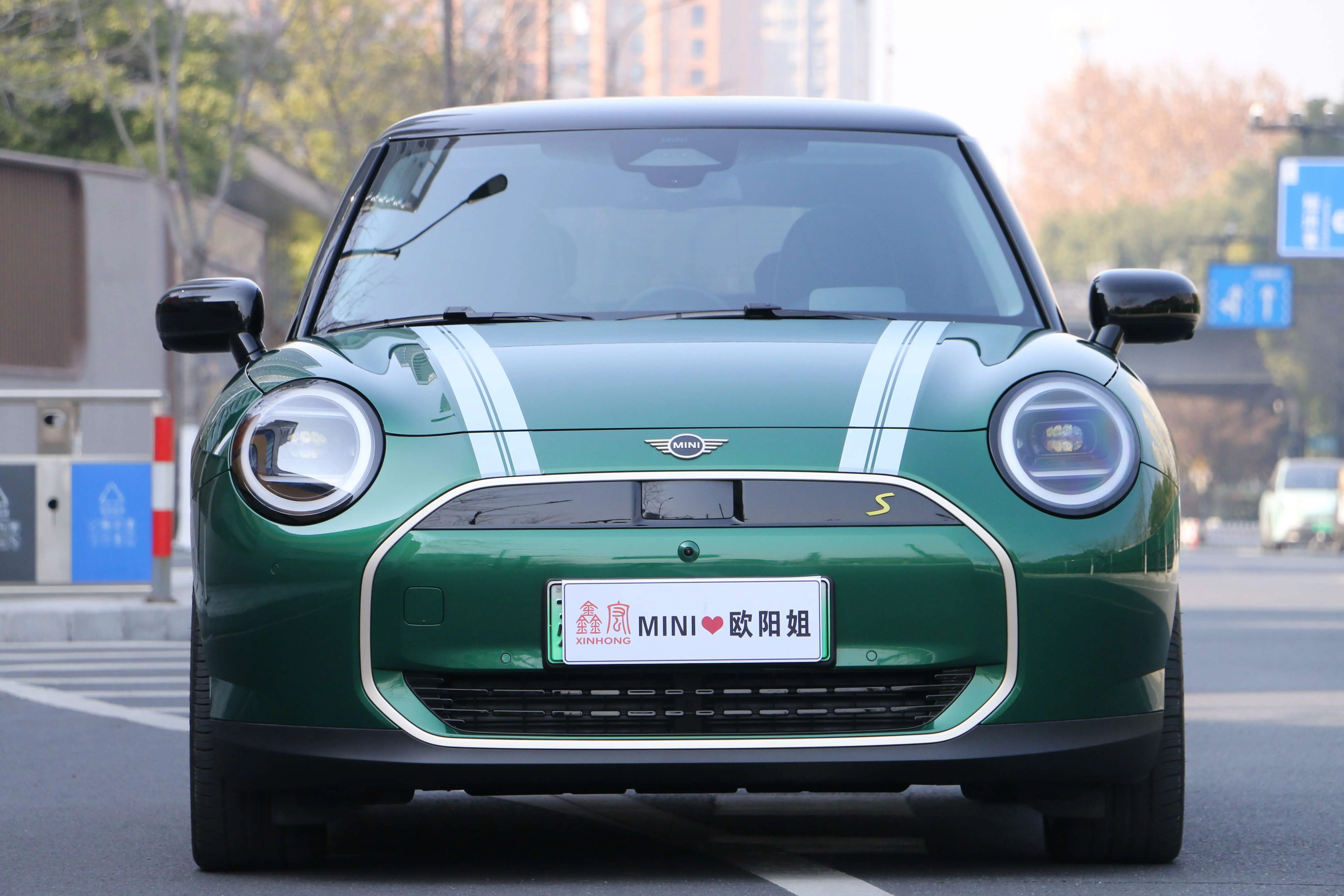 MINI ELECTRIC  COOPER  из Китая