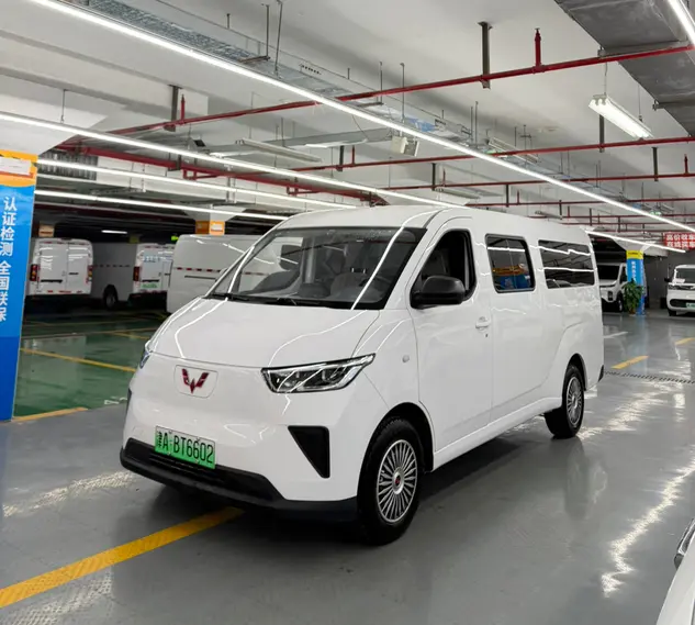 Wuling Yangguang  из Китая