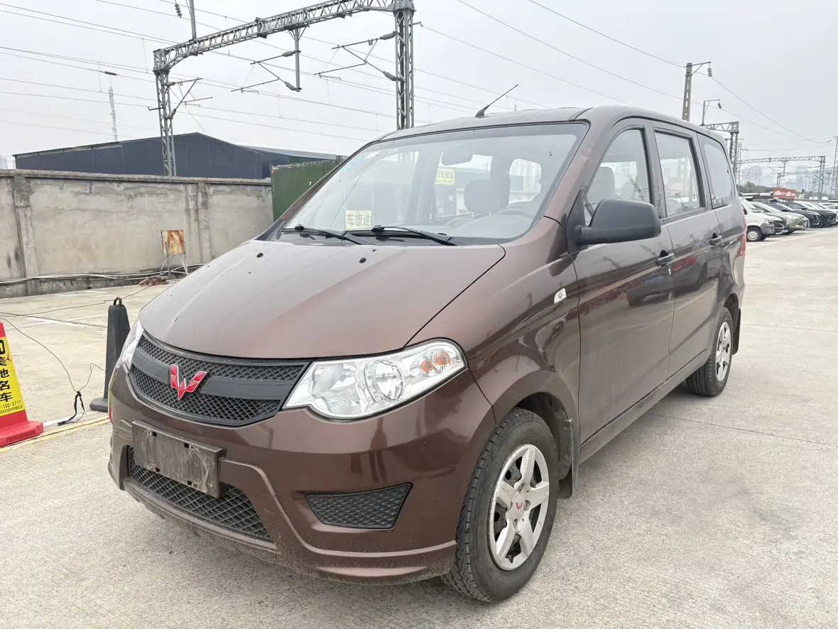 Wuling Hongguang  из Китая