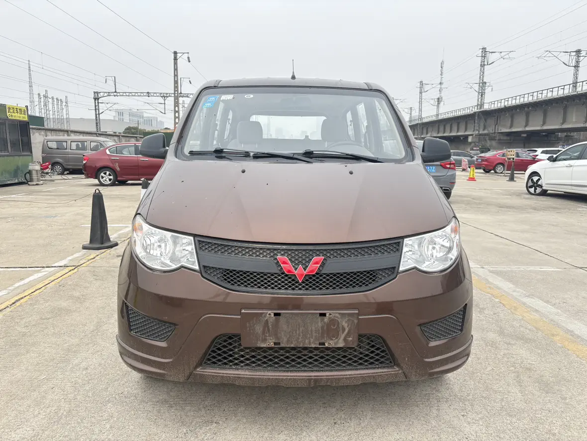 Wuling Hongguang  из Китая