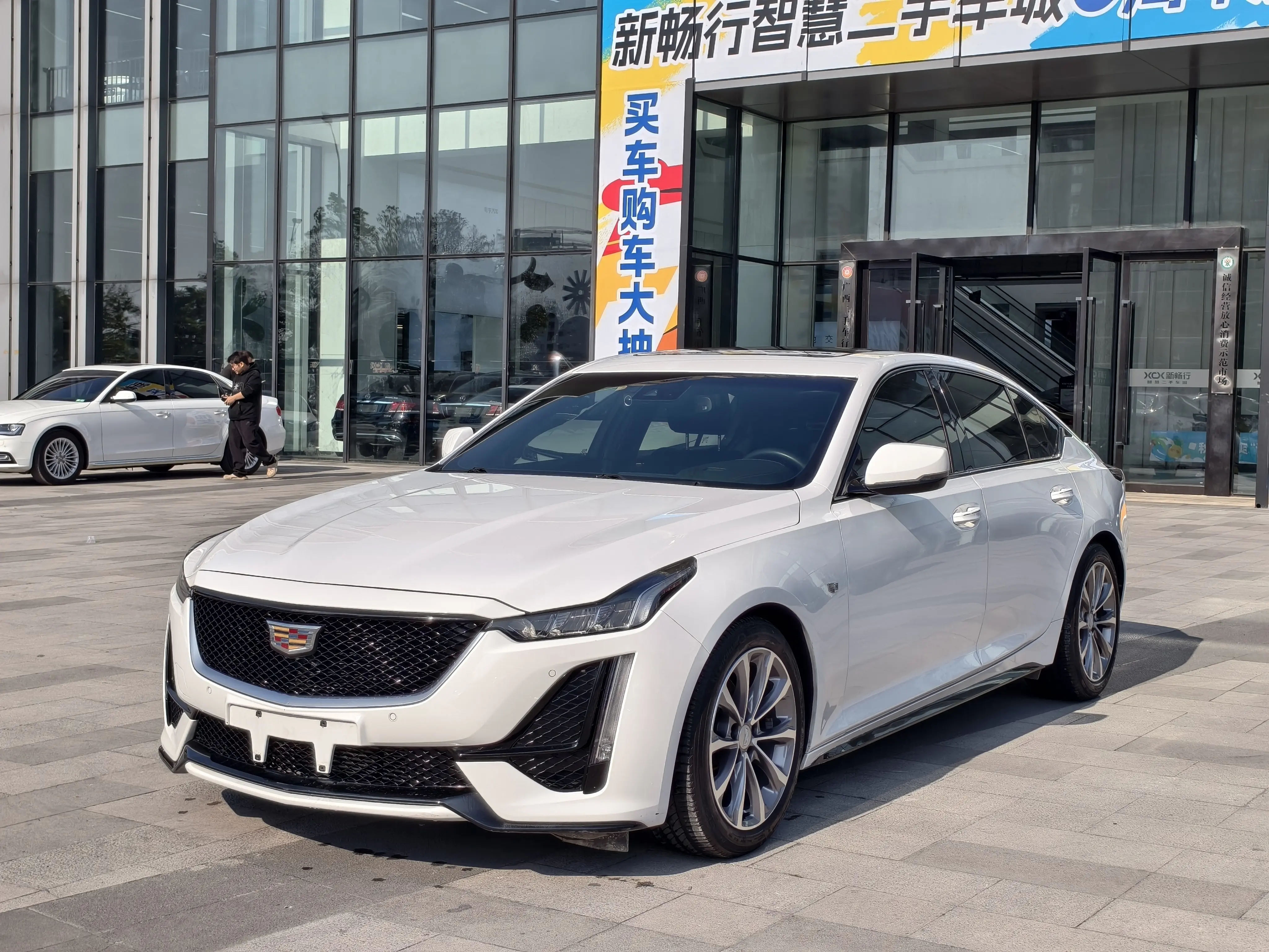 Cadillac CT5  из Китая