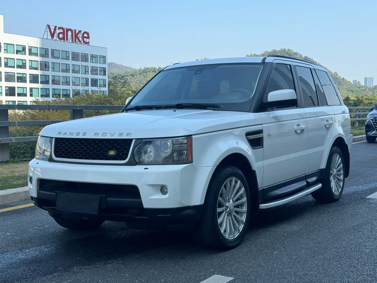 Land Rover Range Rover Sport  из Китая