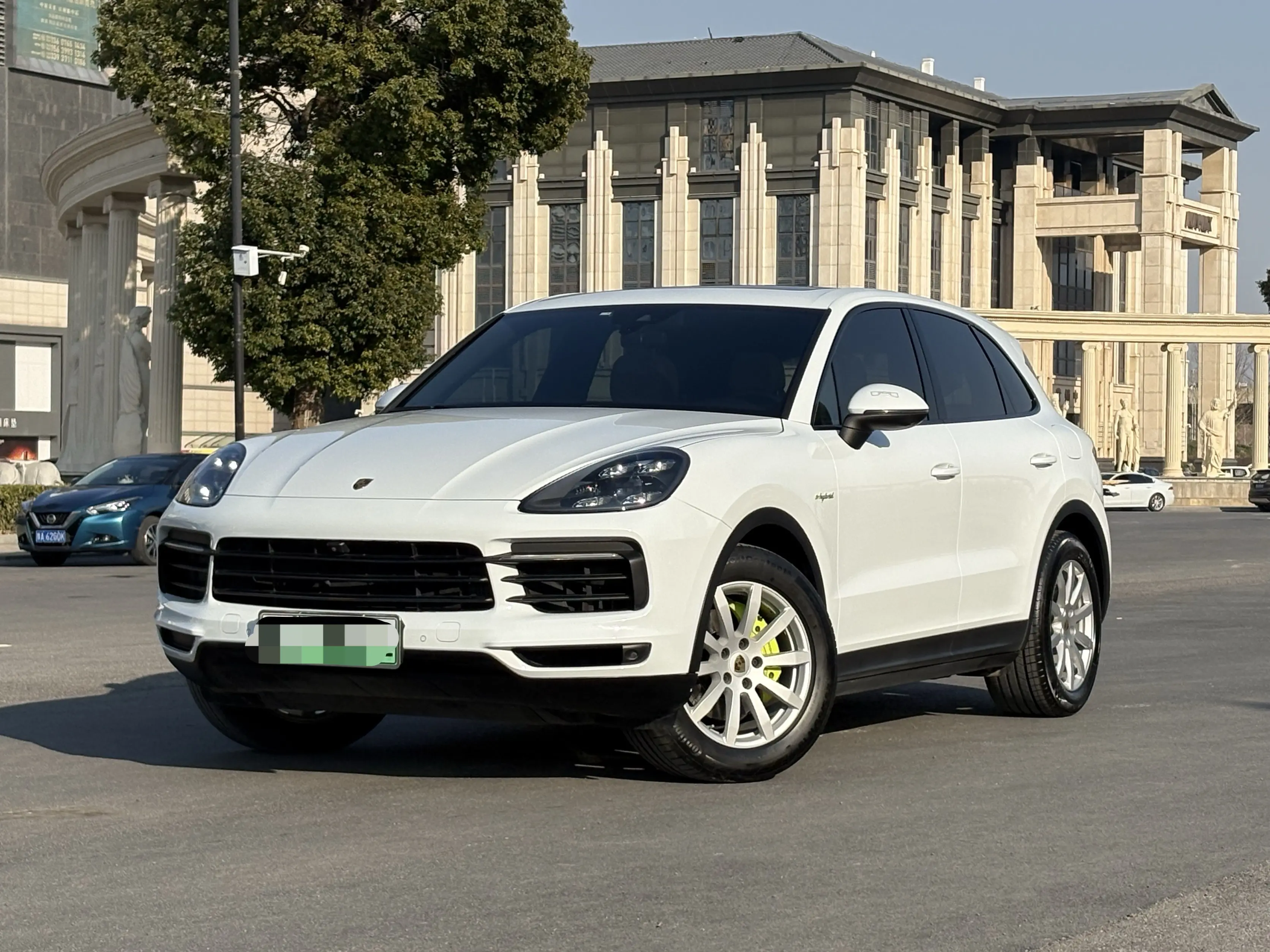 Porsche Cayenne E-Hybrid  из Китая
