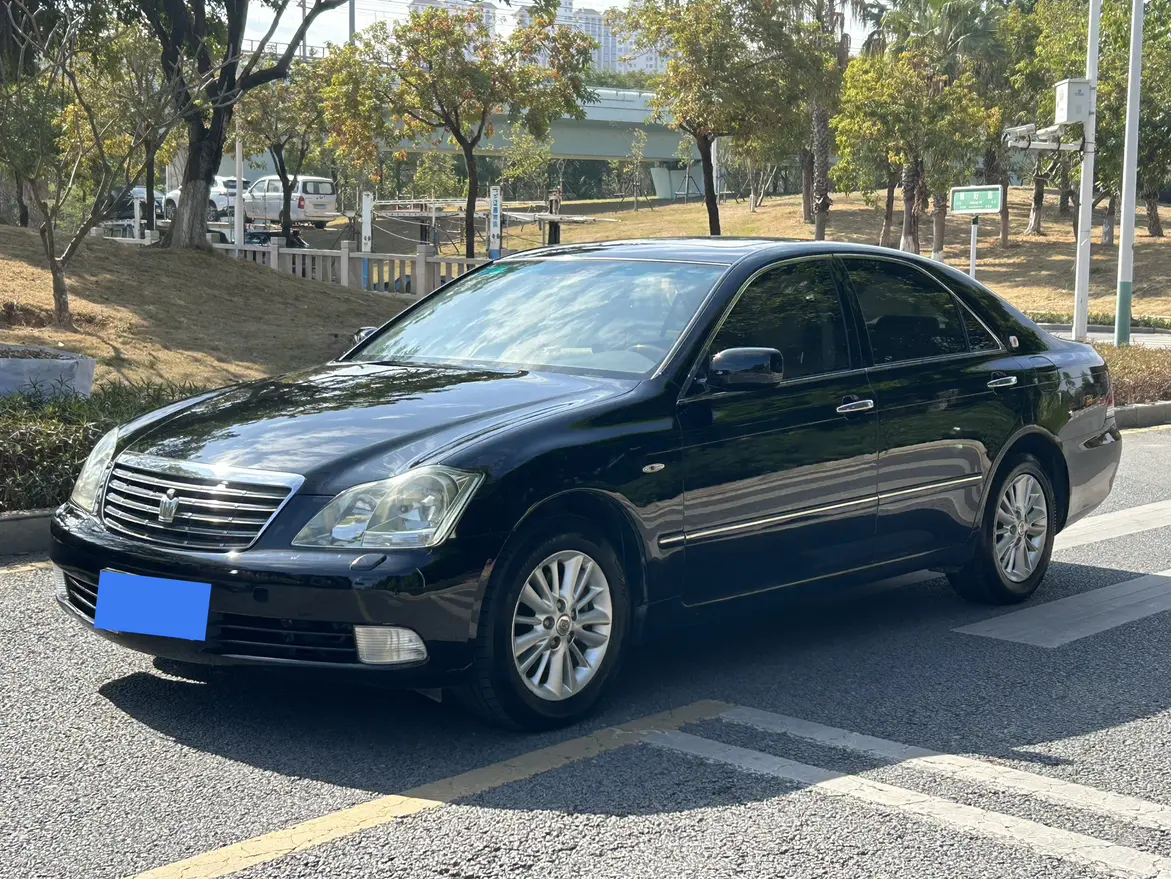 Toyota Crown  из Китая