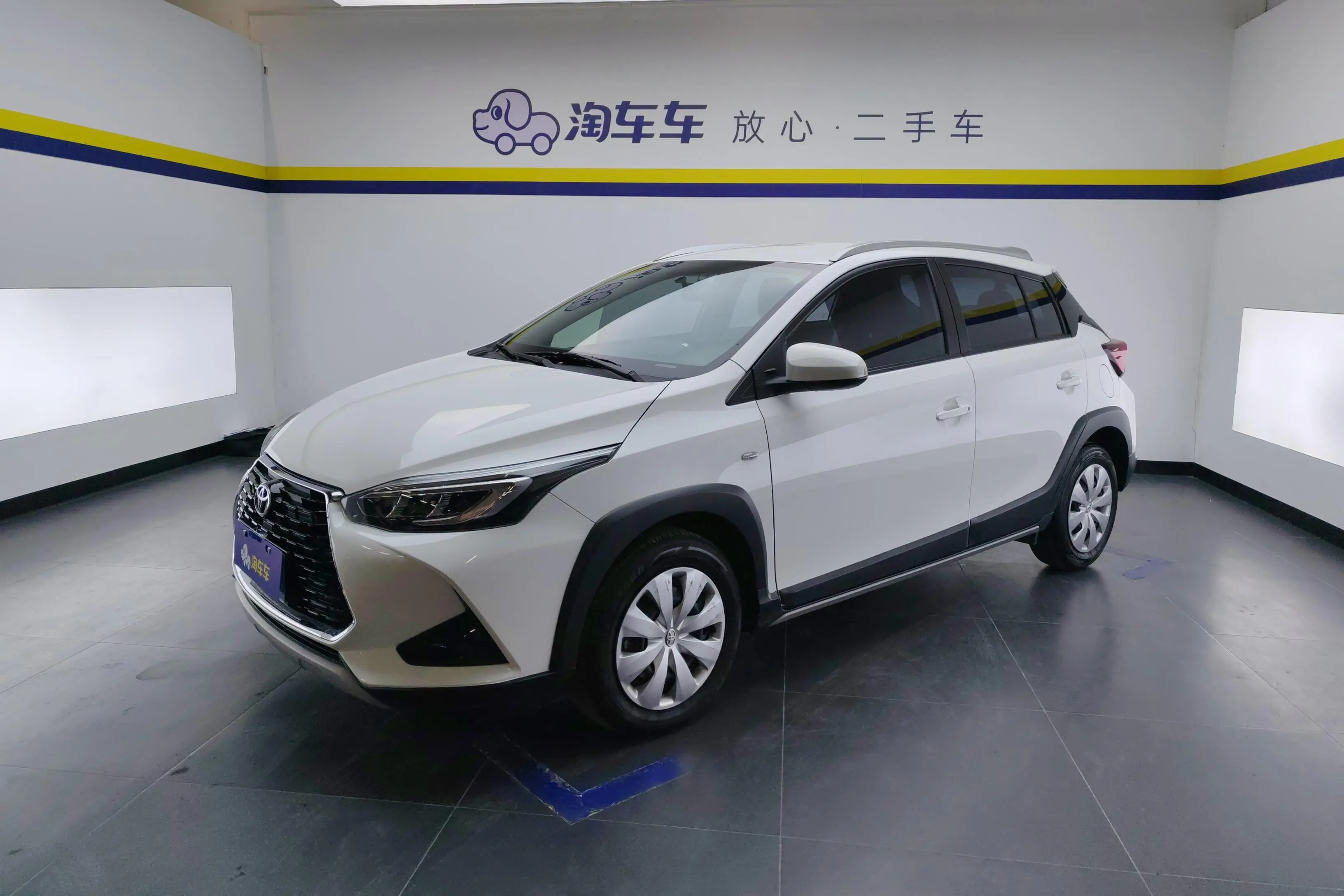 Toyota Yaris L  из Китая