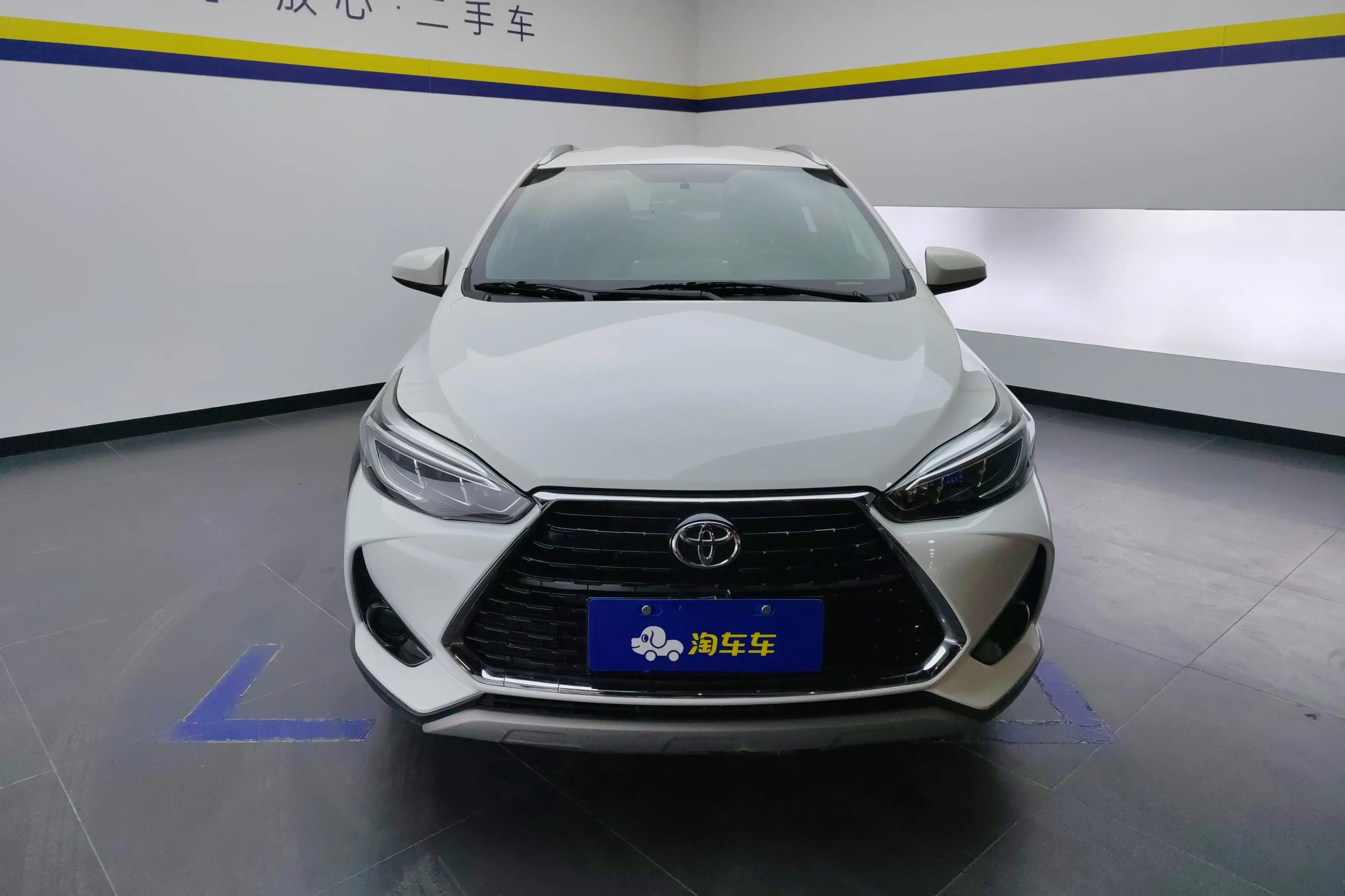 Toyota Yaris L  из Китая