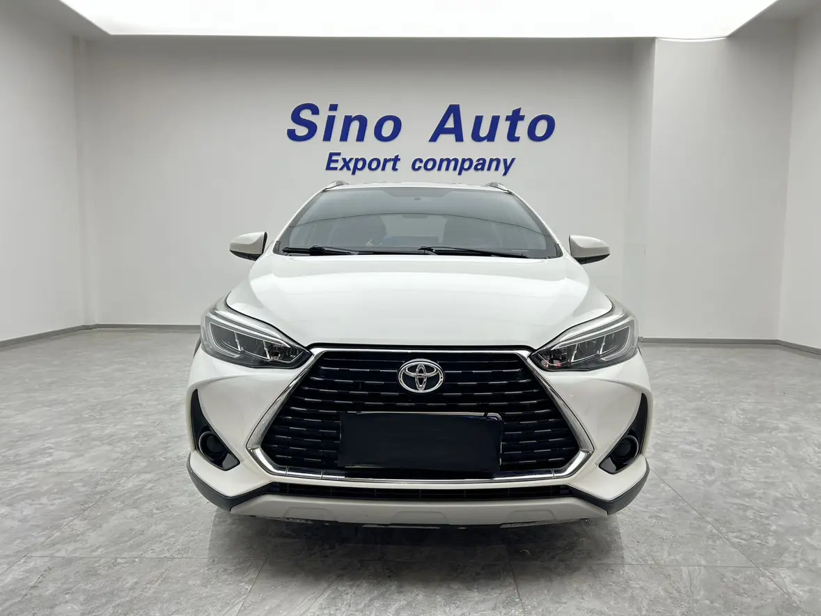 Toyota Yaris L  из Китая