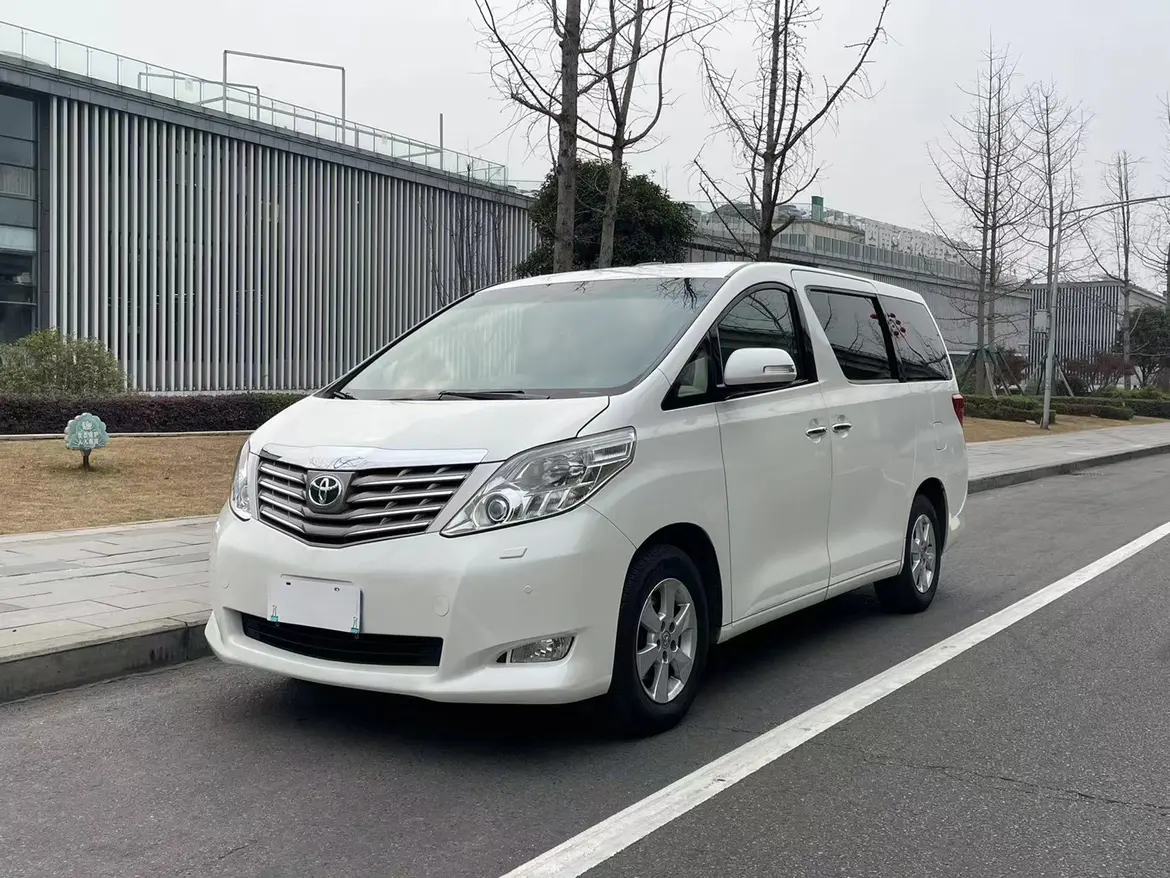 Toyota Alphard (Elfa)  из Китая