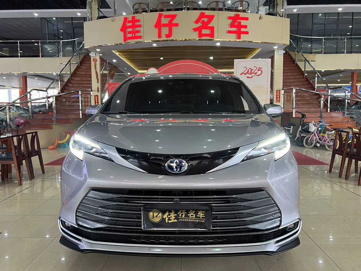 Toyota Sienna  из Китая