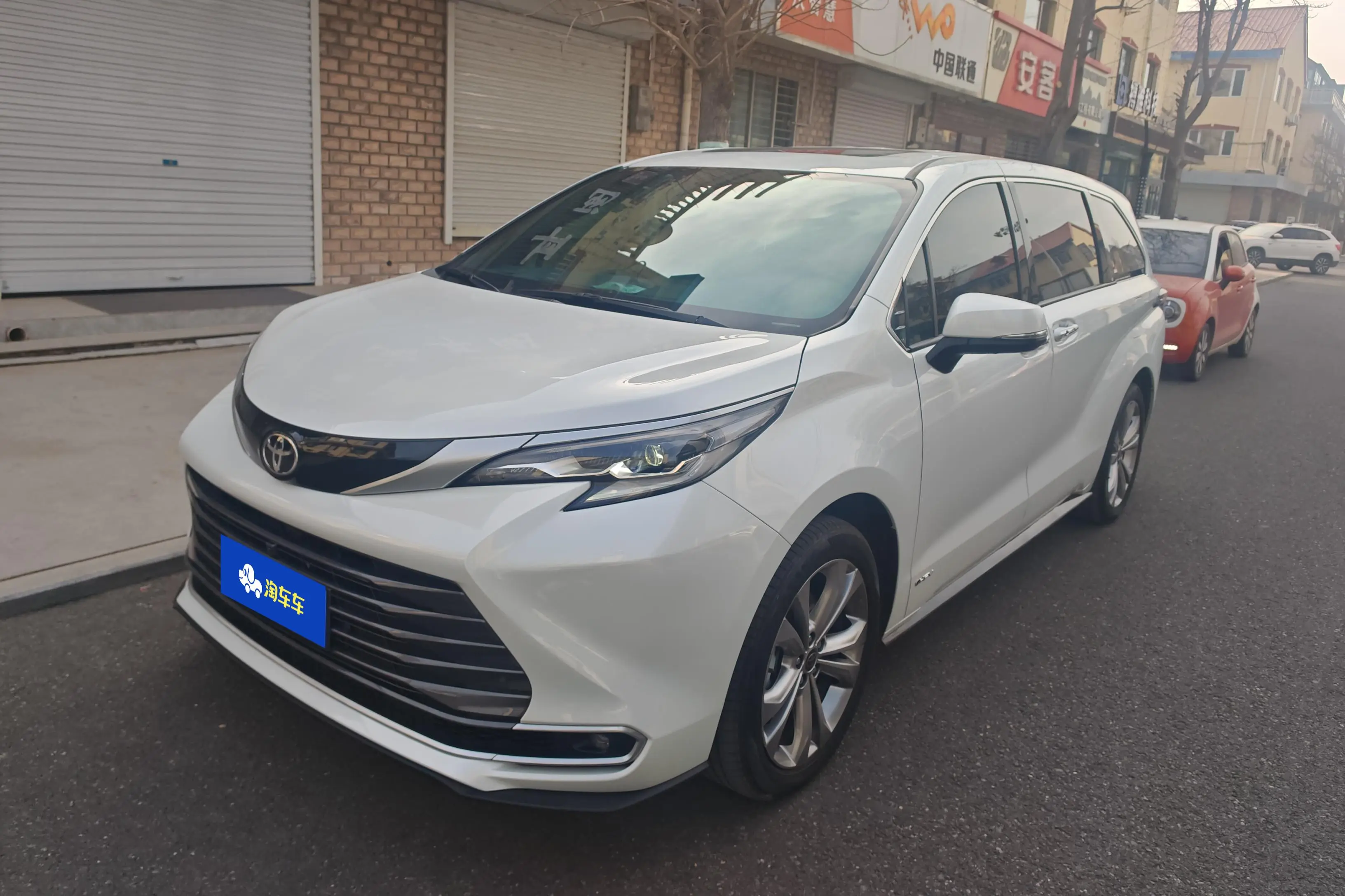 Toyota Sienna  из Китая