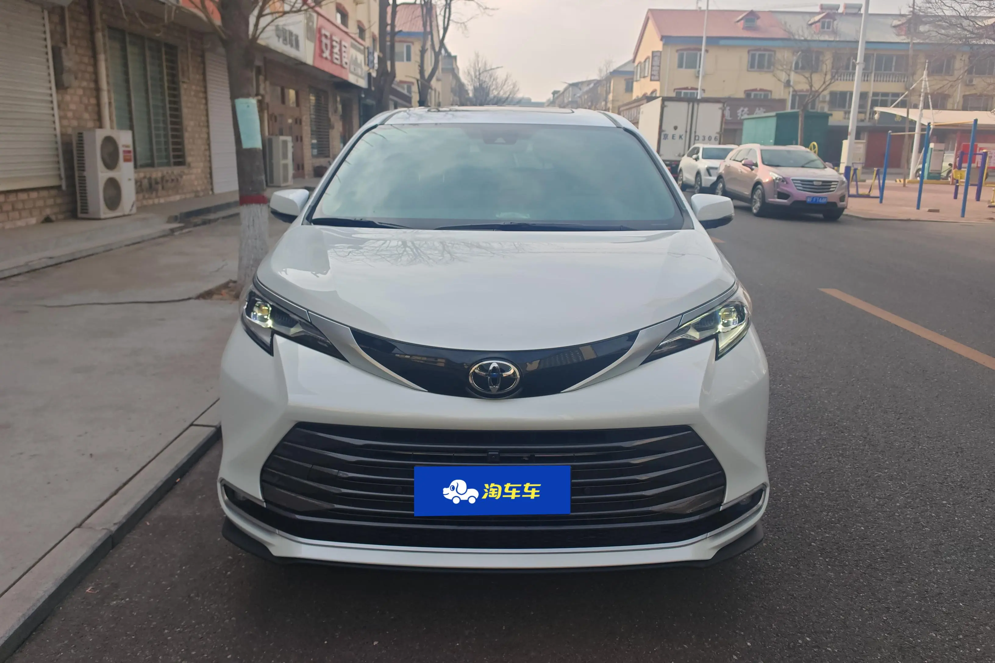 Toyota Sienna  из Китая