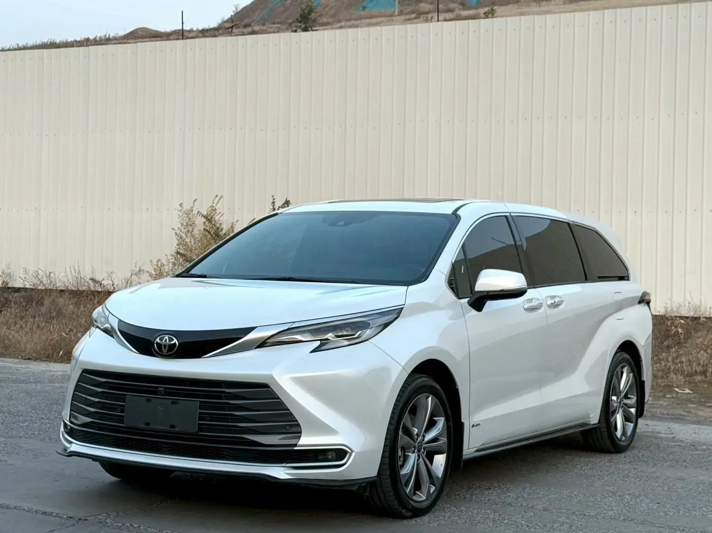 Toyota Sienna  из Китая