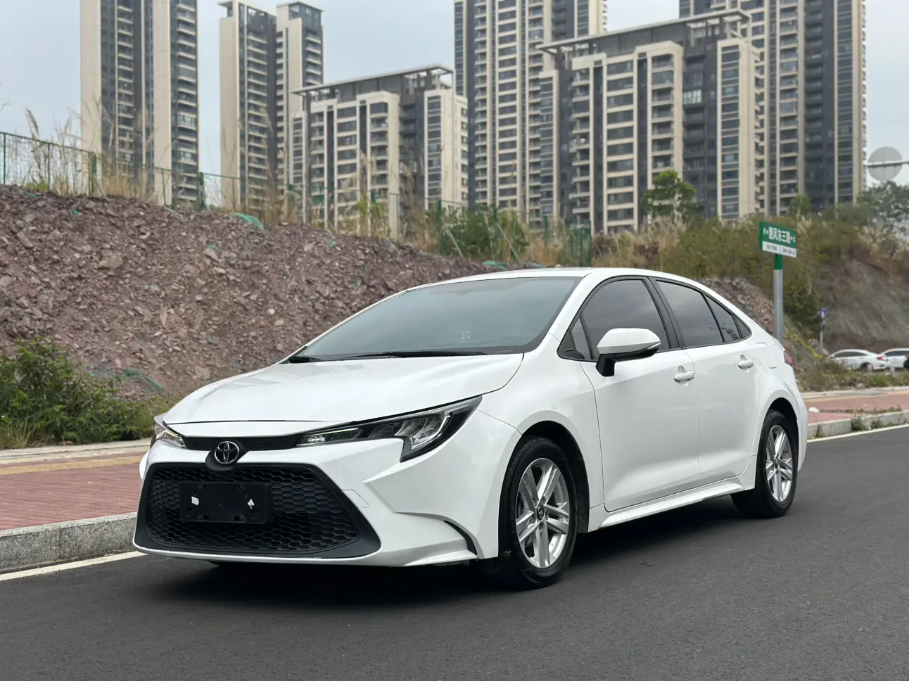 Toyota Levin (Lei Ling)  из Китая