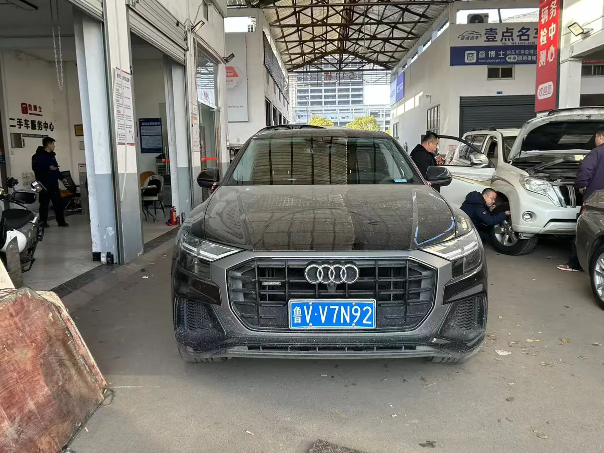 Audi Q8  из Китая