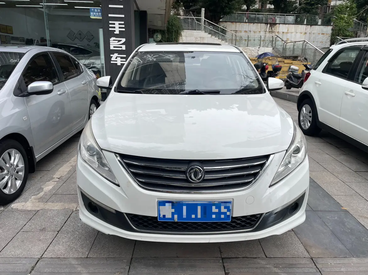 Forthing Jingyi S50  из Китая