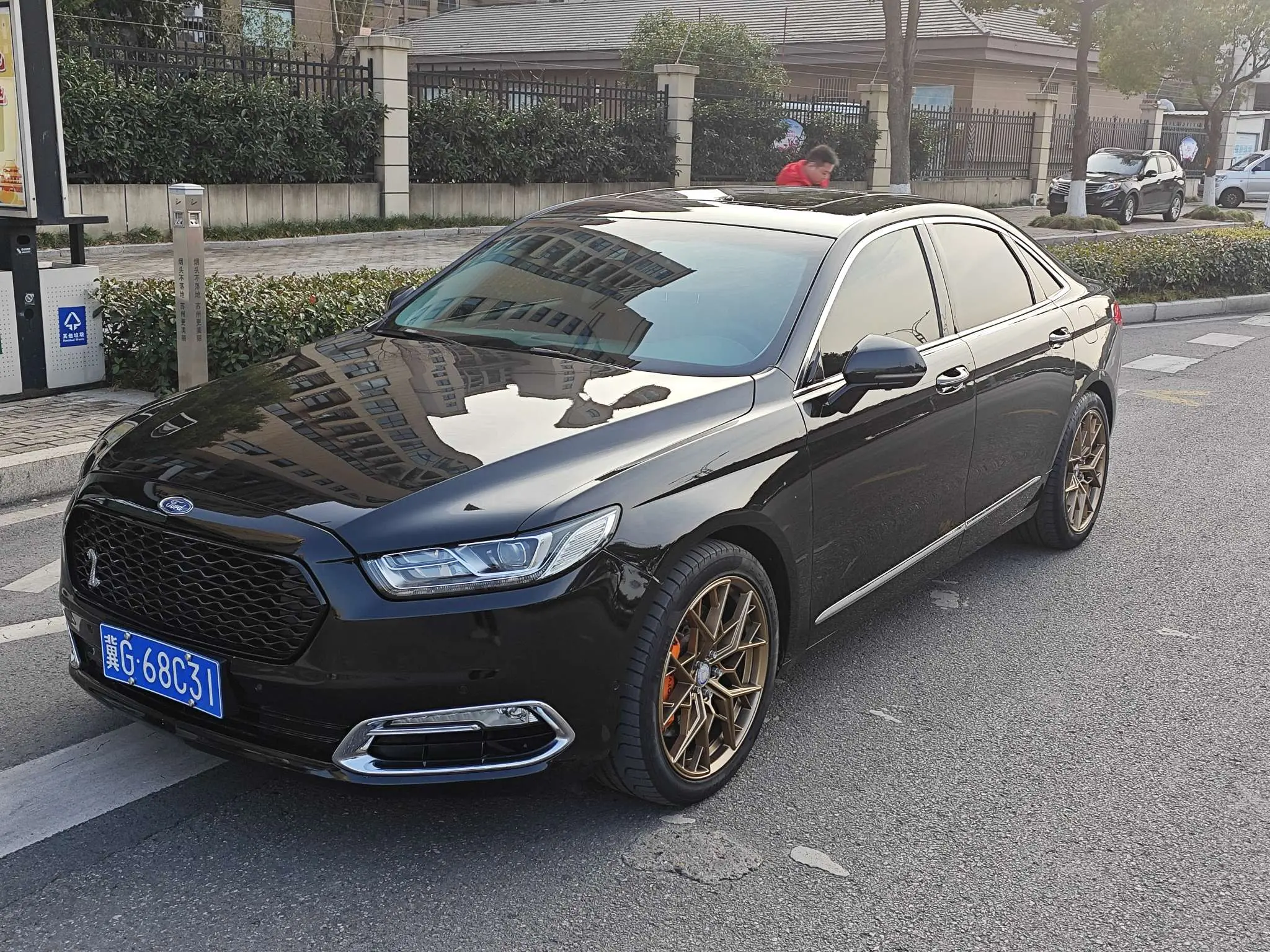 Ford Taurus  из Китая