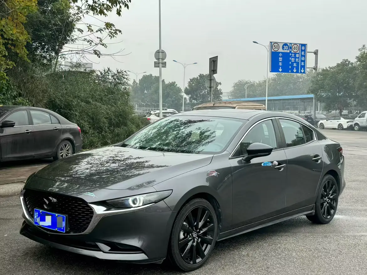 Mazda Axela (Mazda3)  из Китая