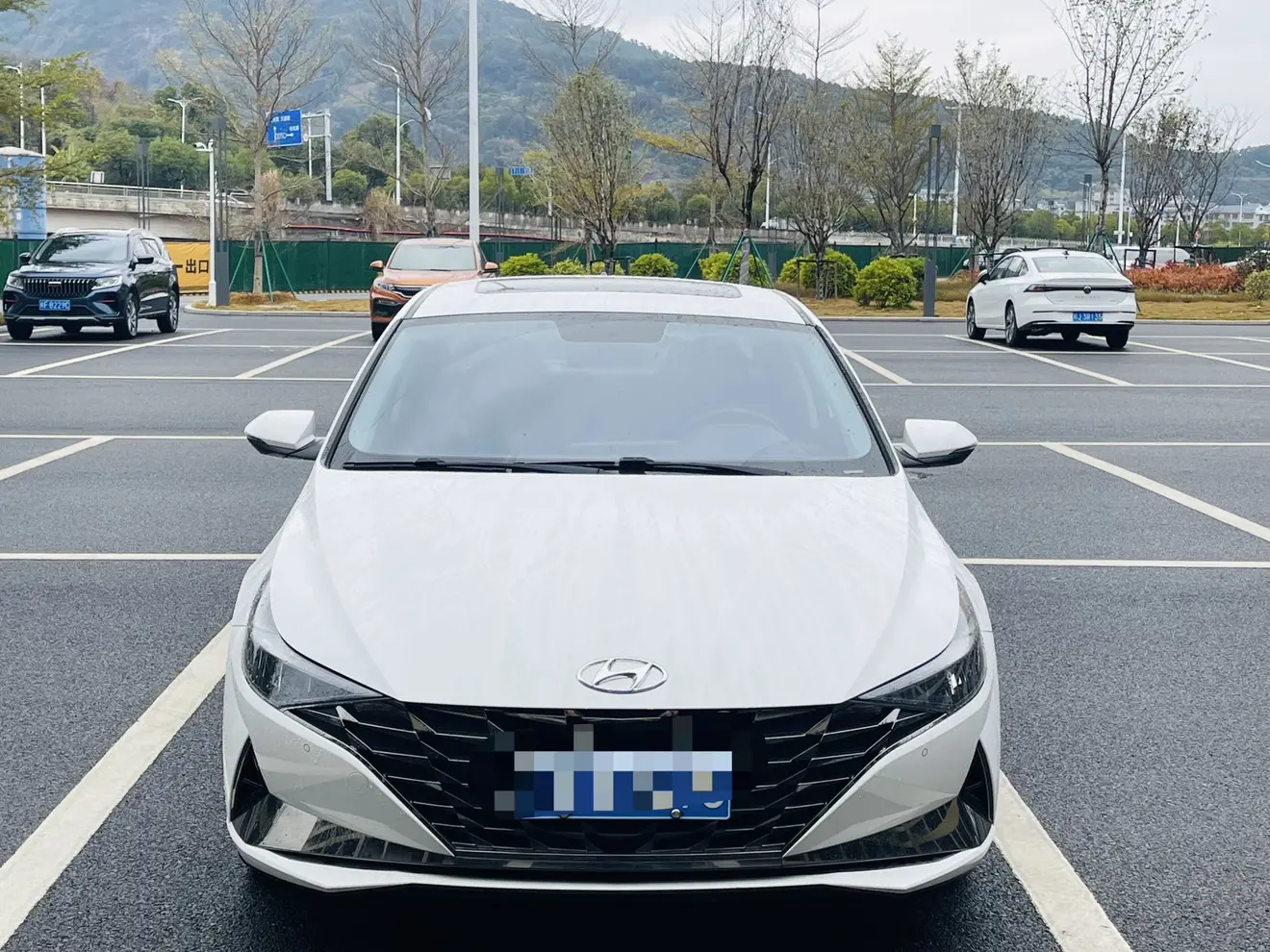 Hyundai Elantra  из Китая