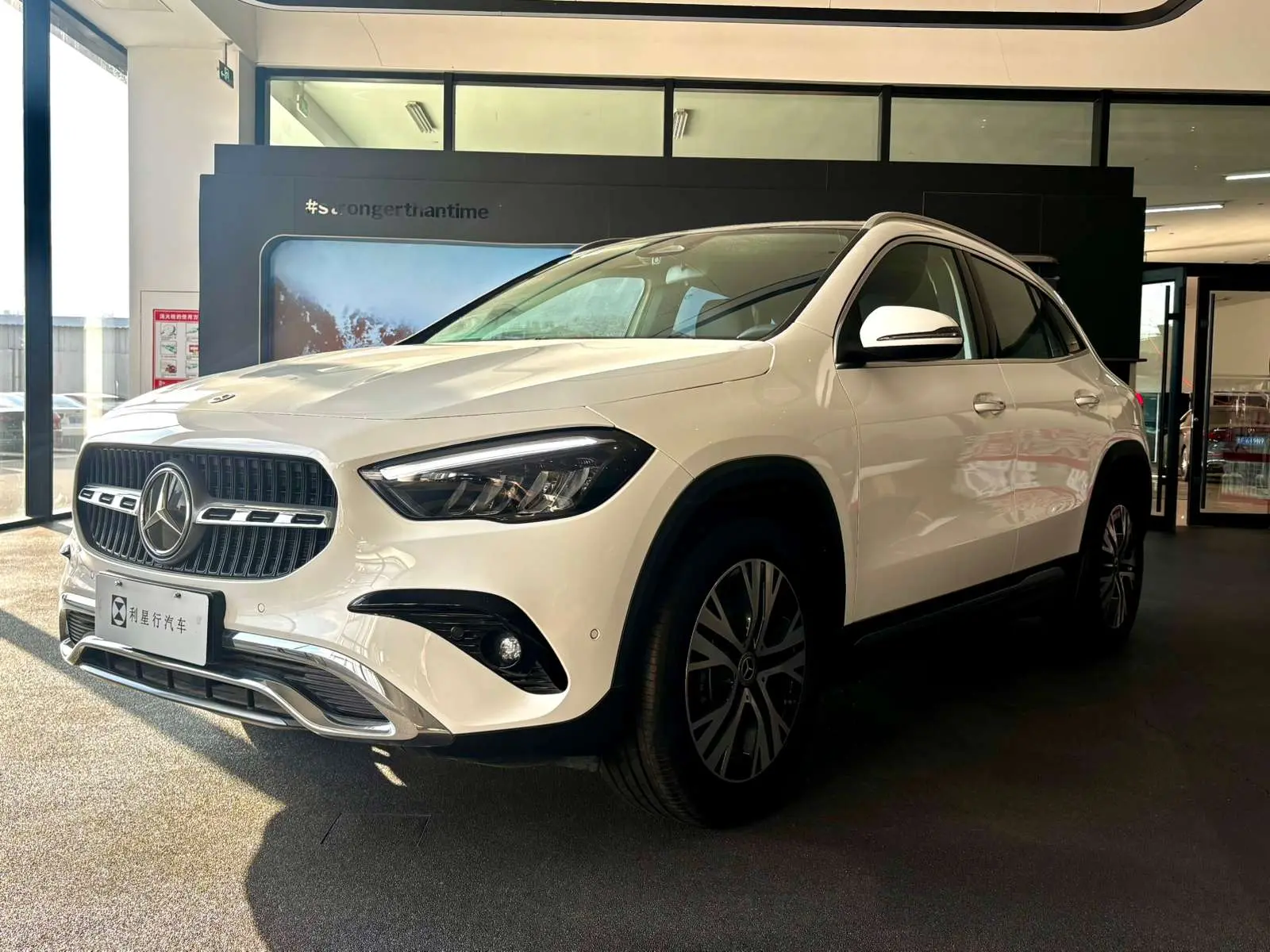 Mercedes-Benz GLA  из Китая