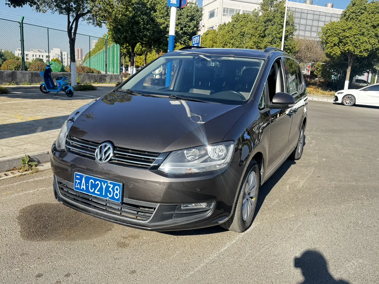 Volkswagen Sharon  из Китая