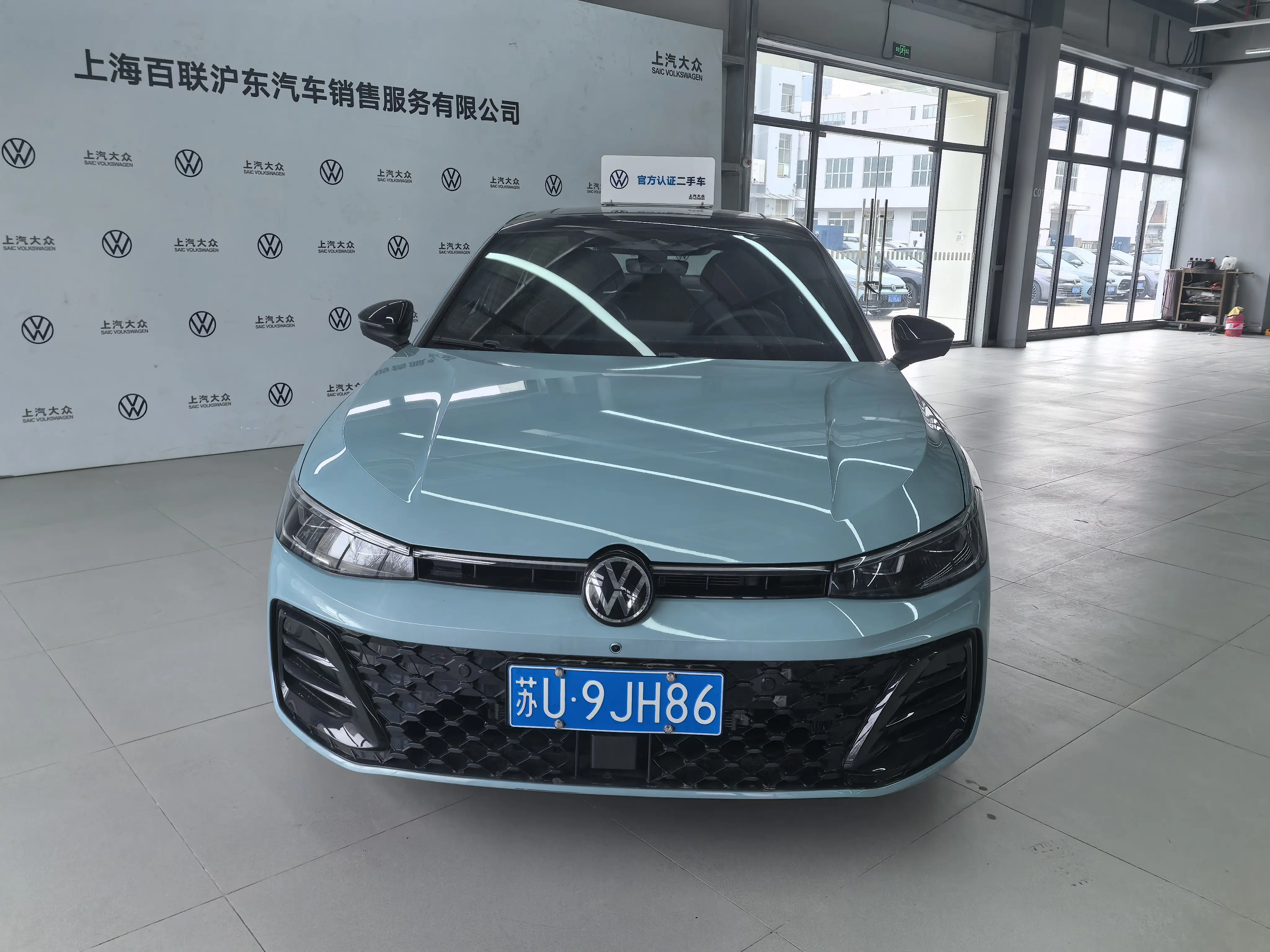 Volkswagen Passat  из Китая