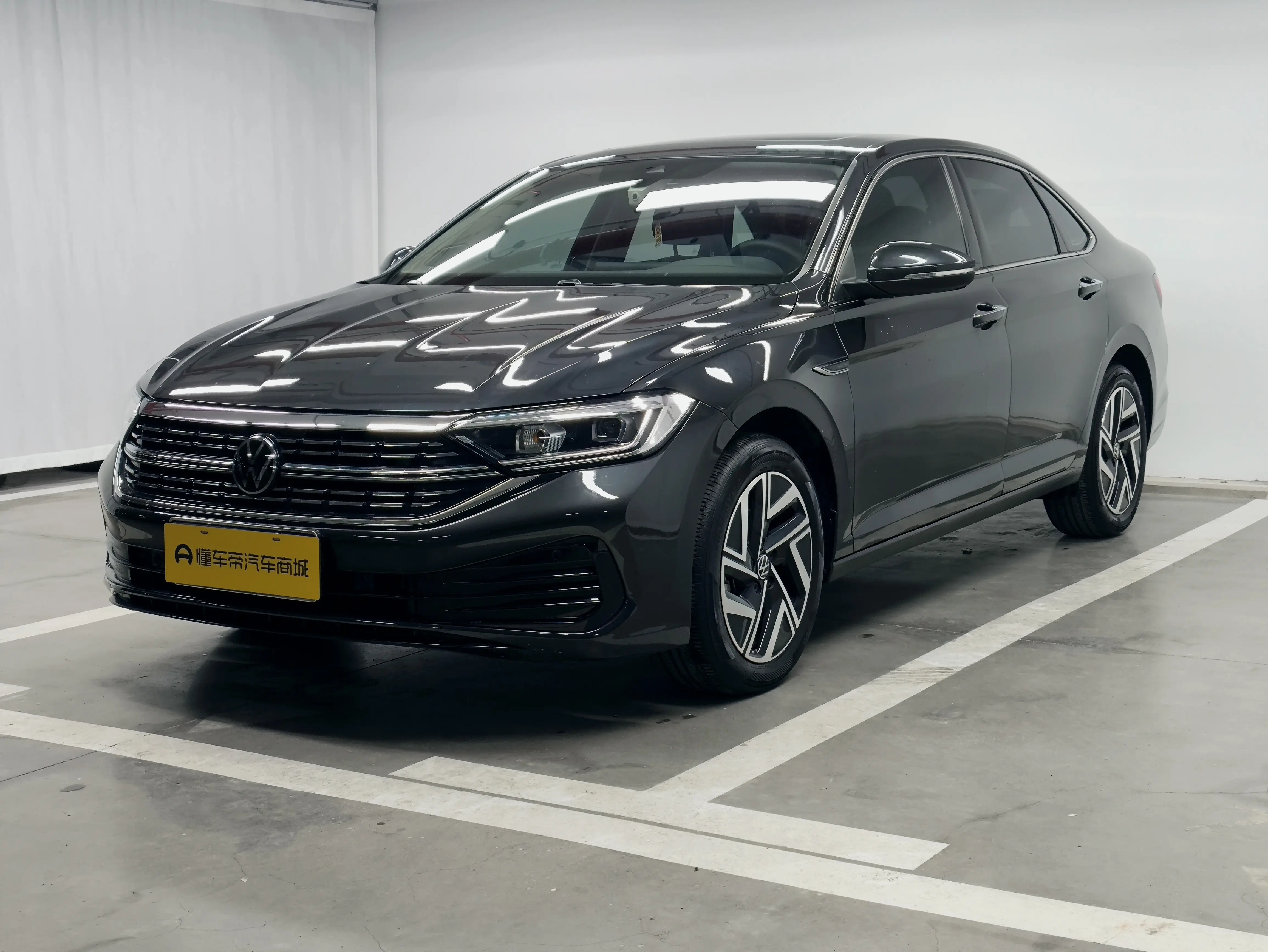 Volkswagen Sagitar  из Китая