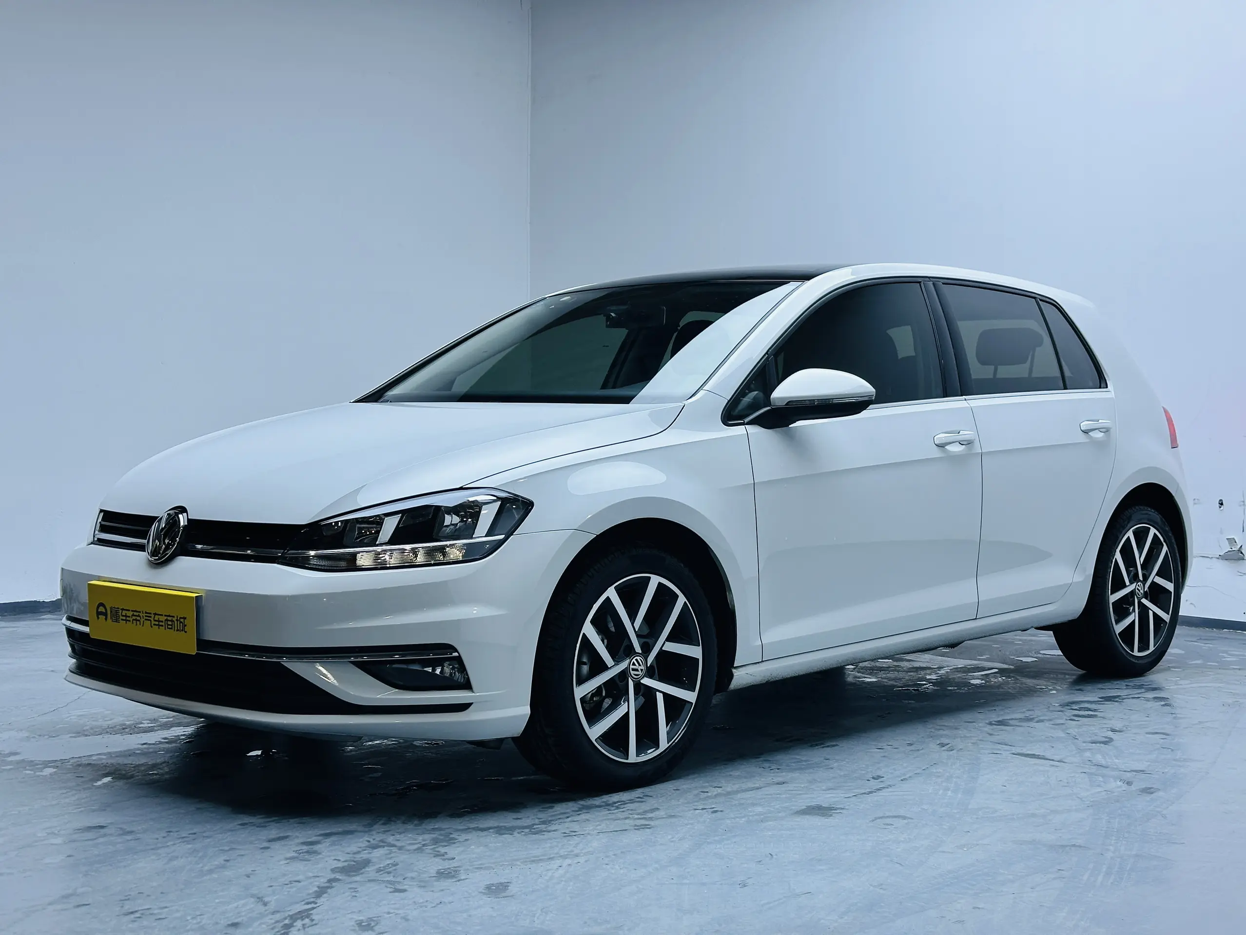 Volkswagen Golf  из Китая