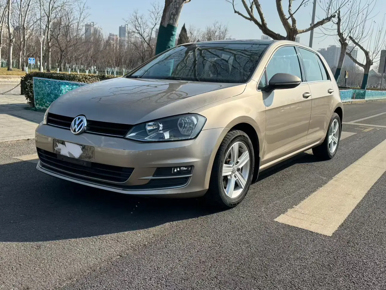 Volkswagen Golf  из Китая