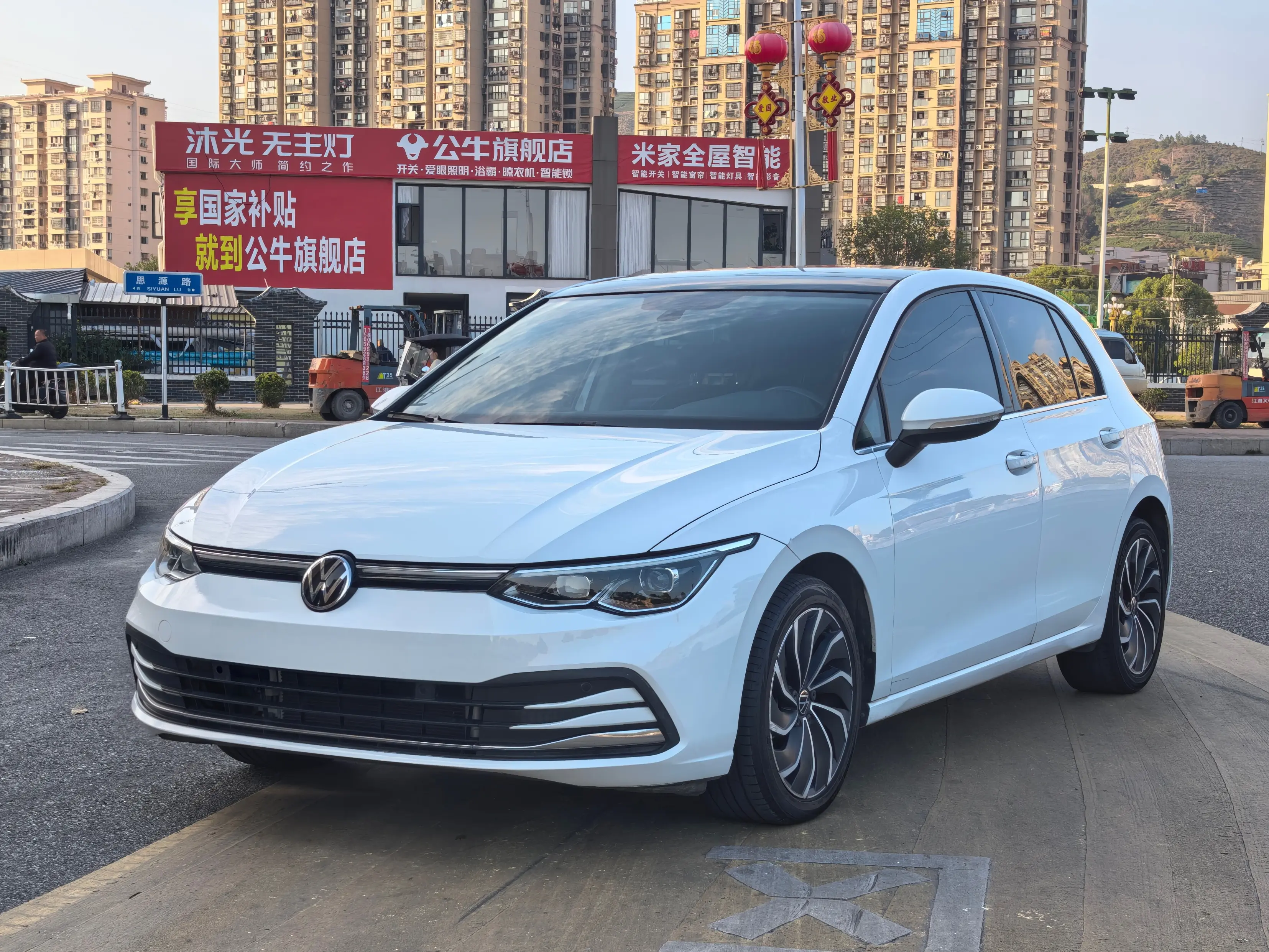 Volkswagen Golf  из Китая