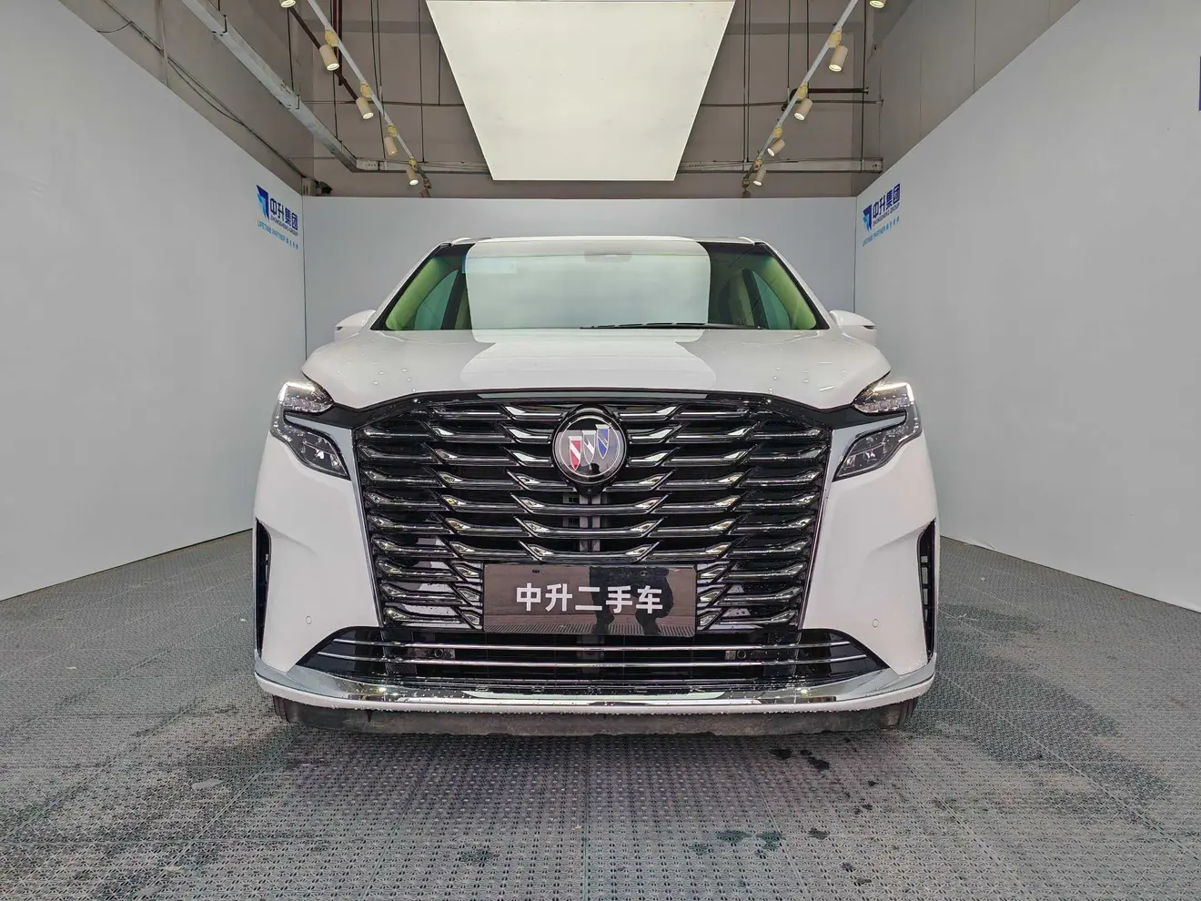 Buick GL8  из Китая