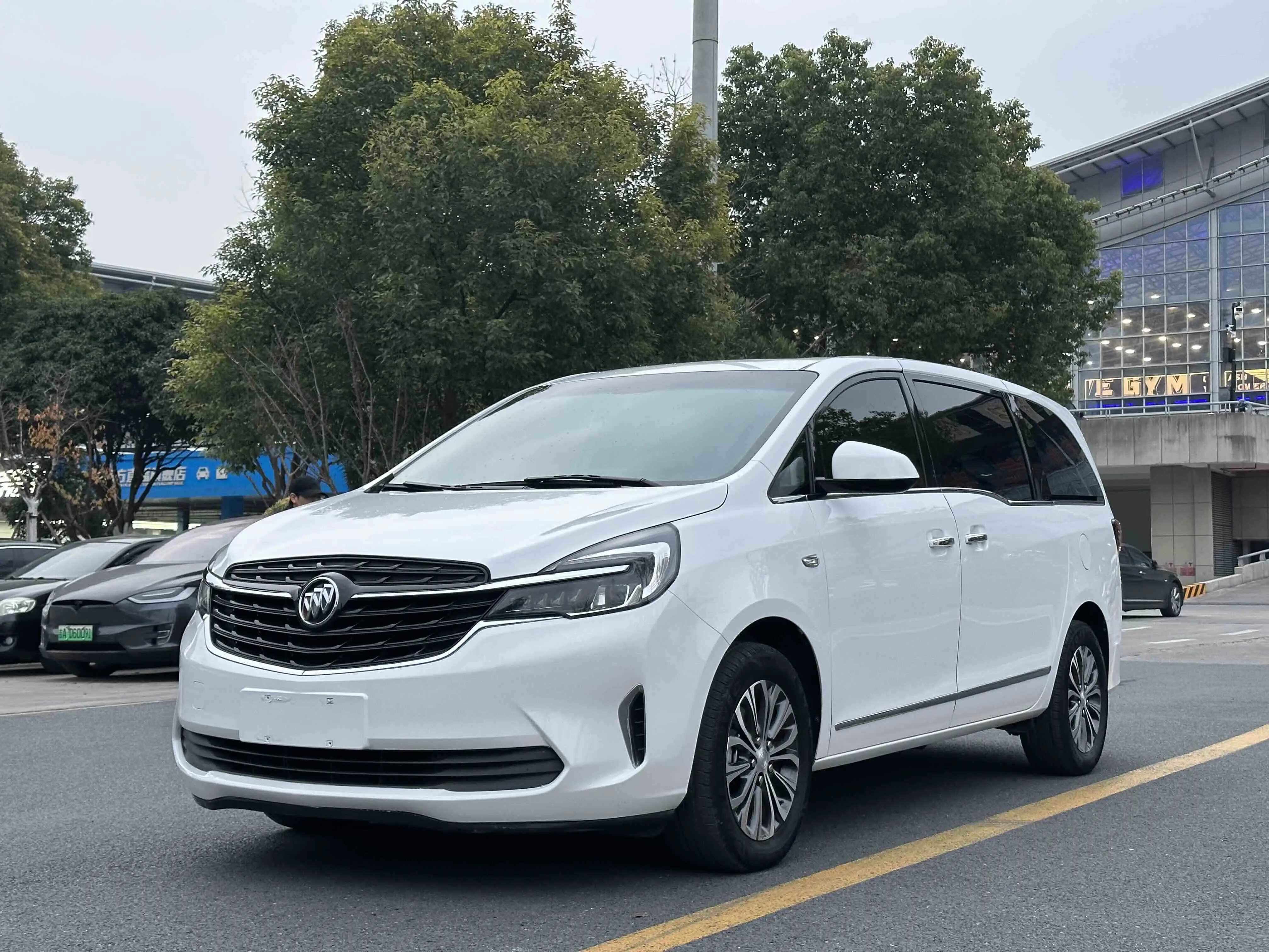 Buick GL8  из Китая