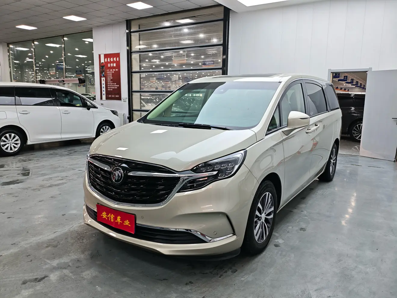 Buick GL8  из Китая