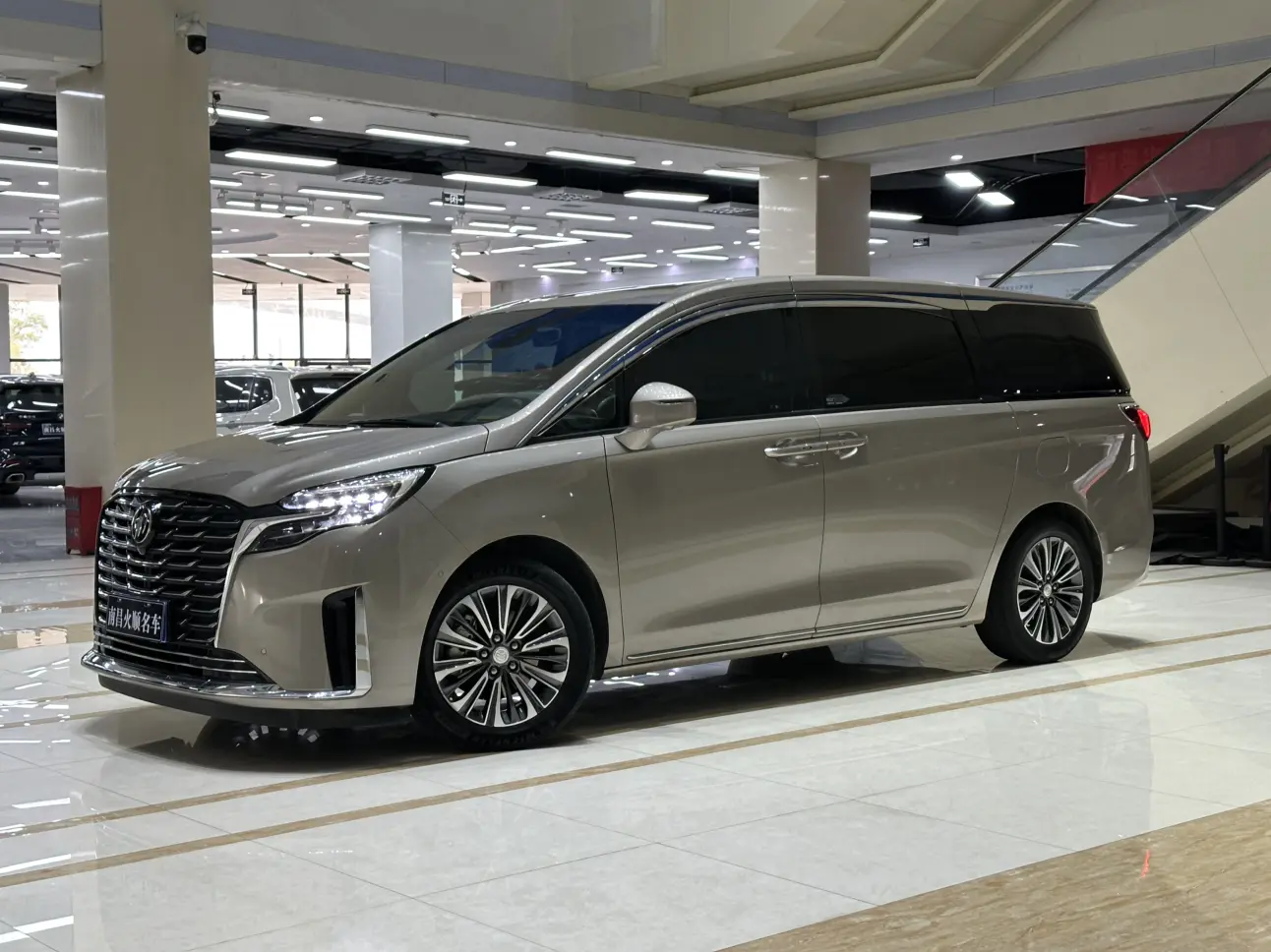 Buick GL8  из Китая