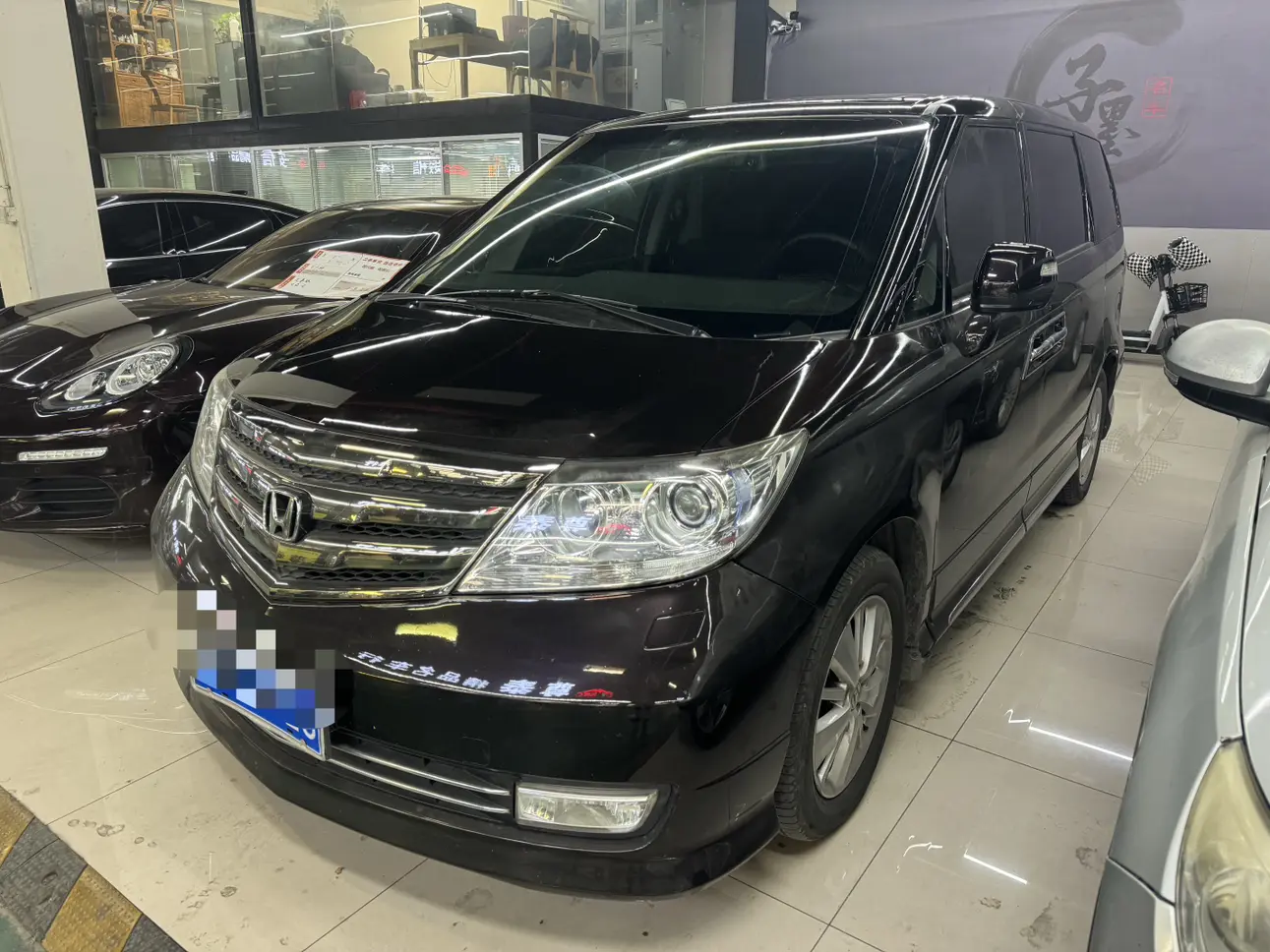 Honda Elysion (Alison)  из Китая