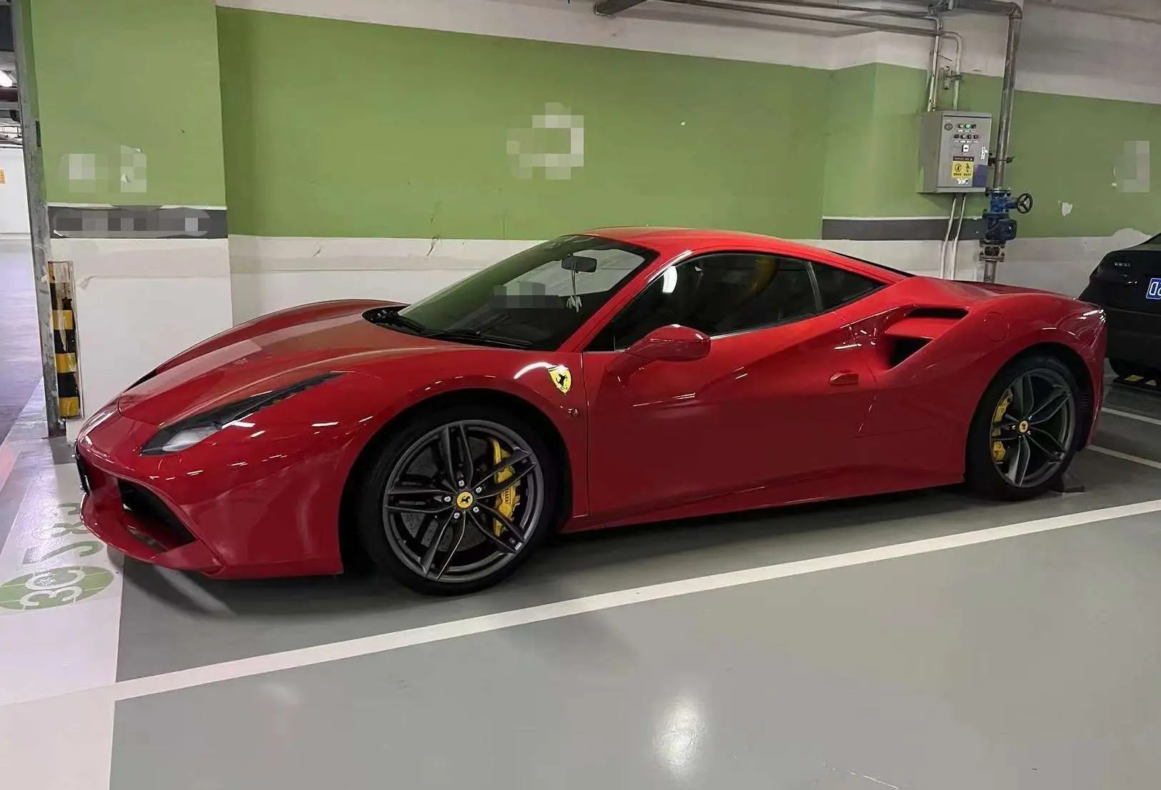 Ferrari 488  из Китая