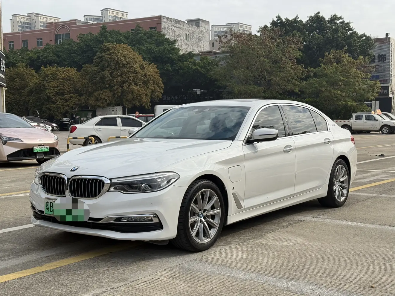 BMW 5 Series PHEV  из Китая
