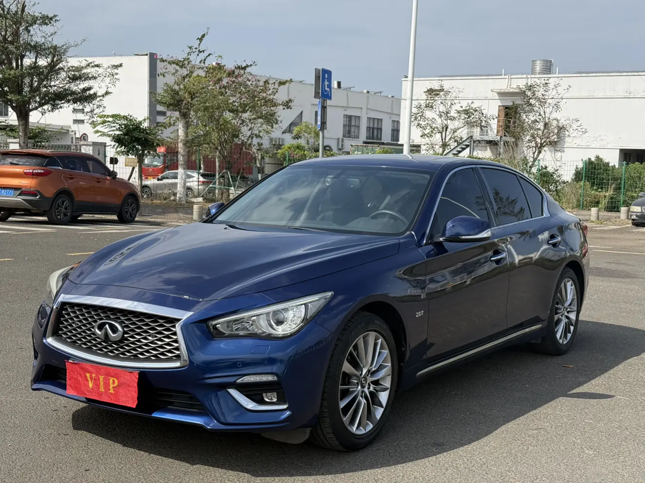 Infiniti Q50L  из Китая