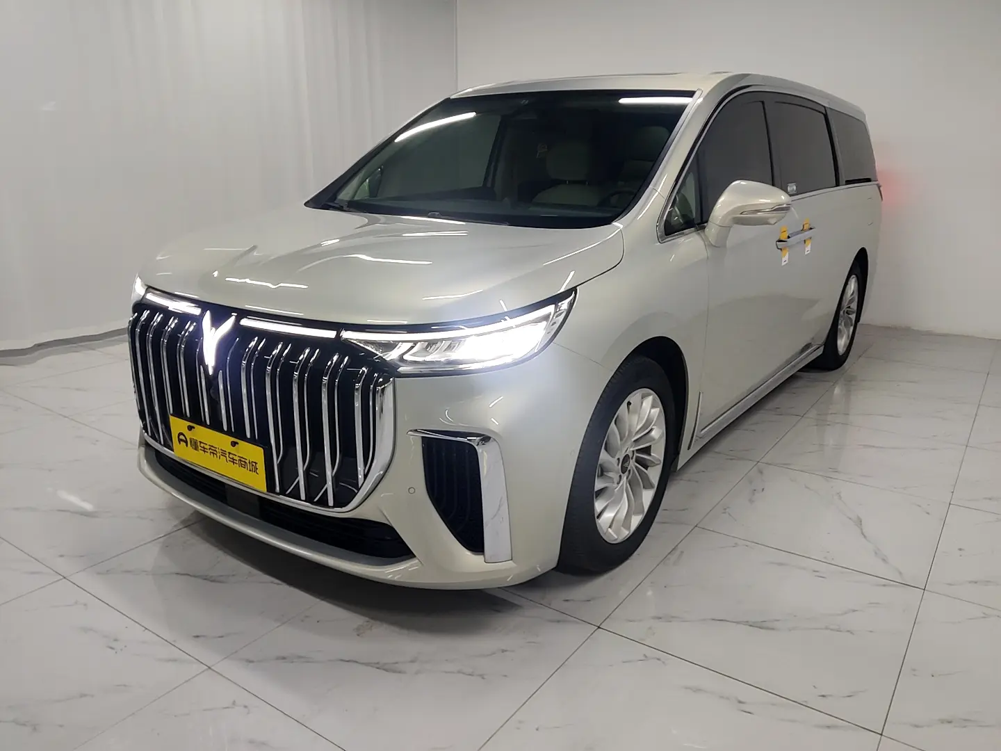 Voyah Lantu Dreamer PHEV  из Китая