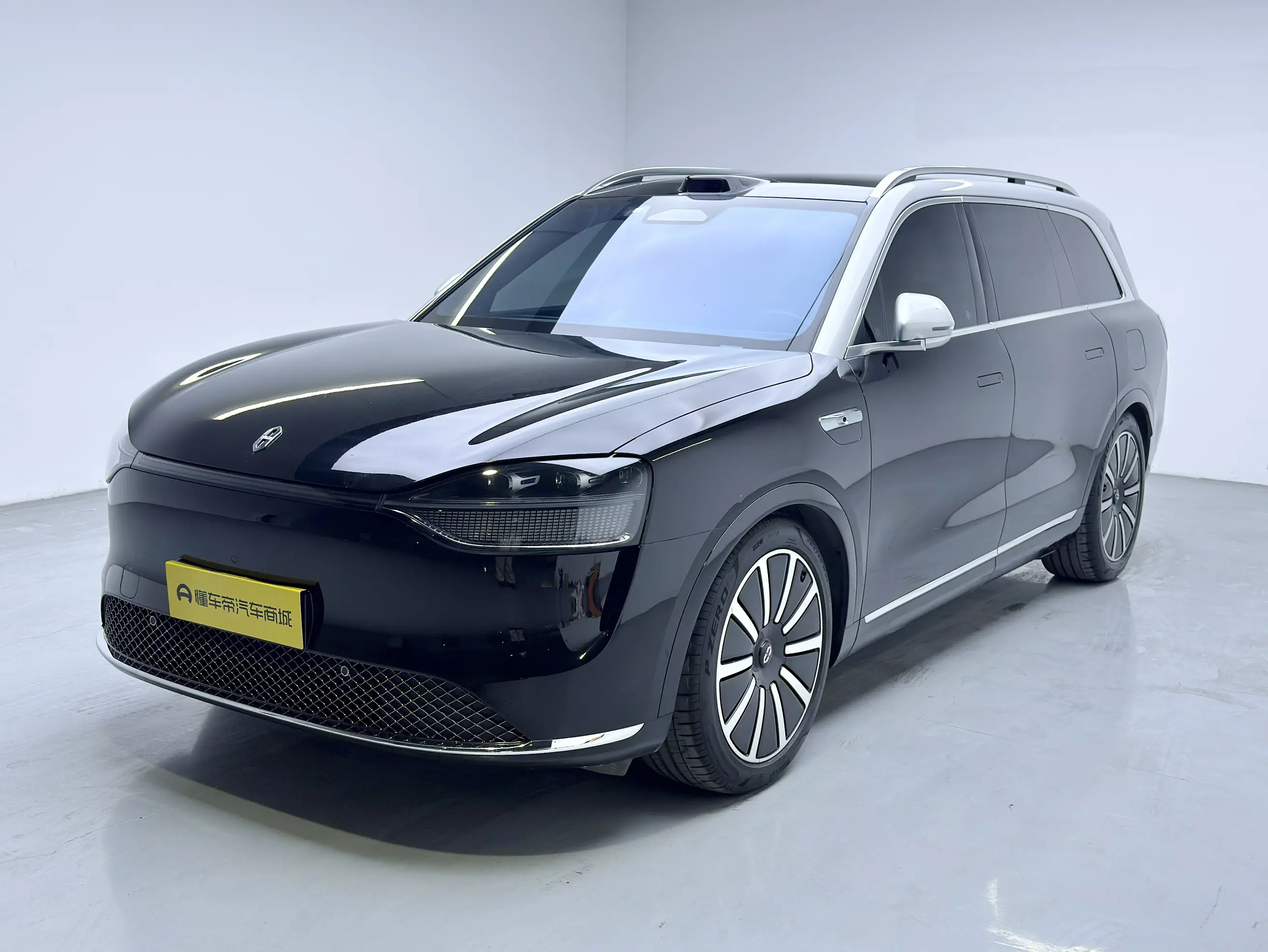 AITO M9 (Wenjie M9)  из Китая