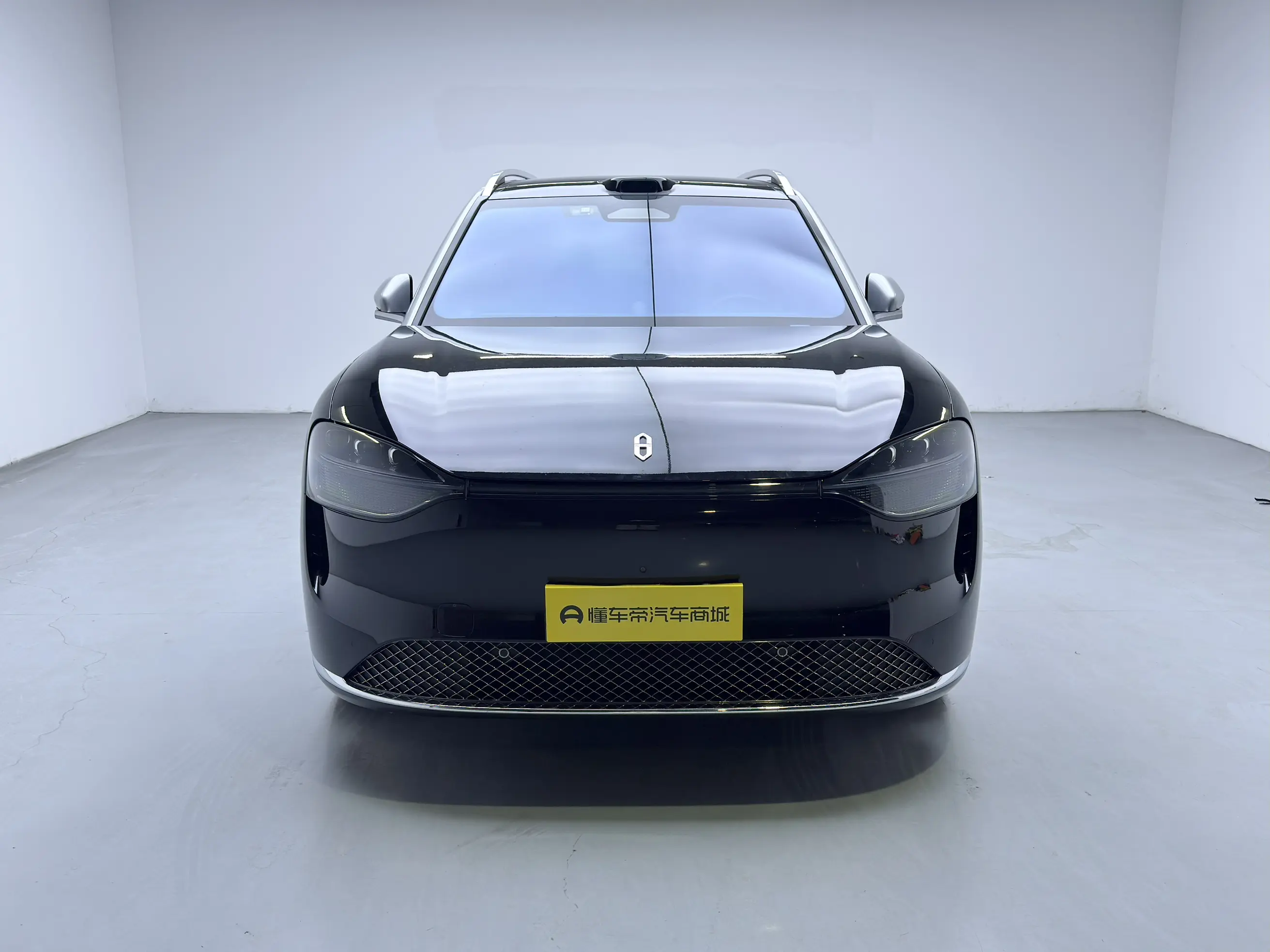 AITO M9 (Wenjie M9)  из Китая