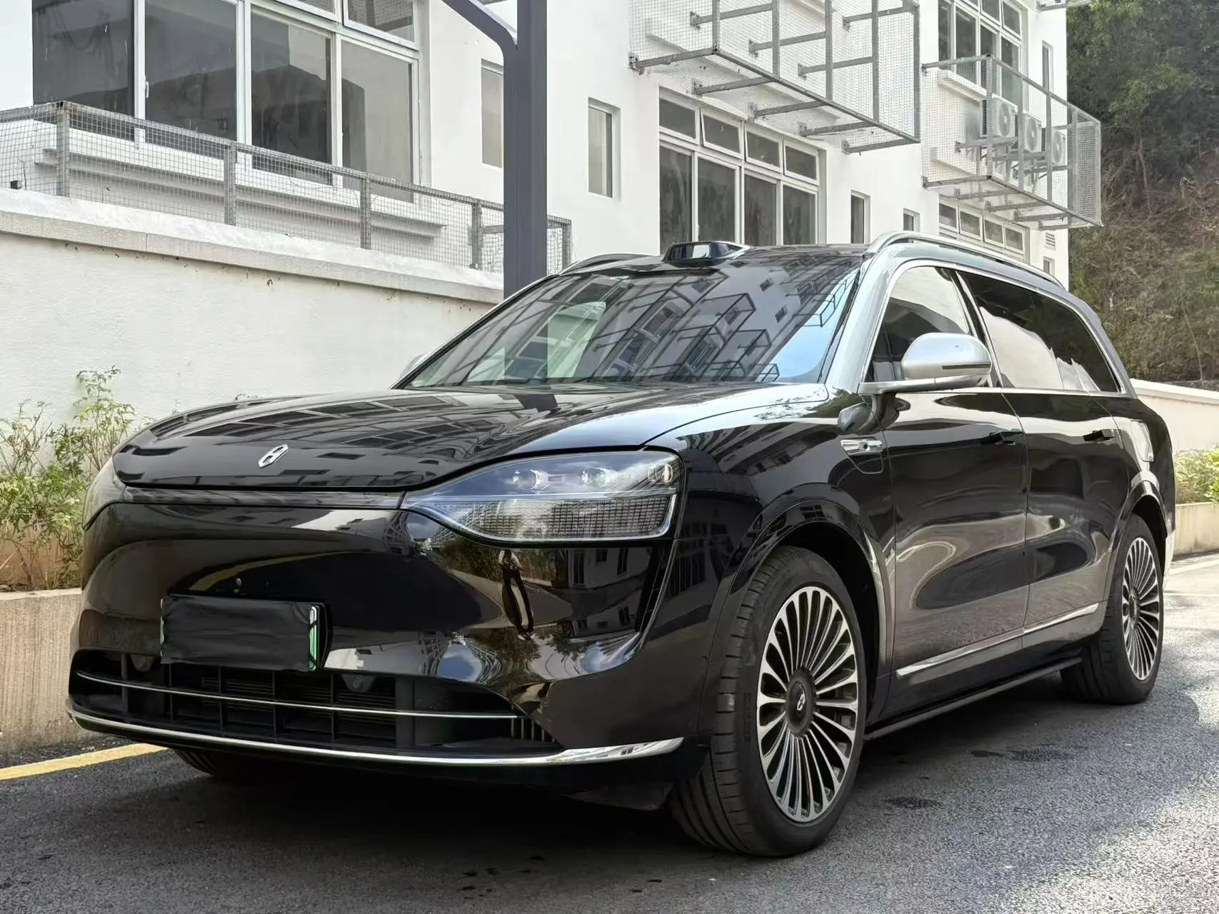 AITO M9 (Wenjie M9)  из Китая