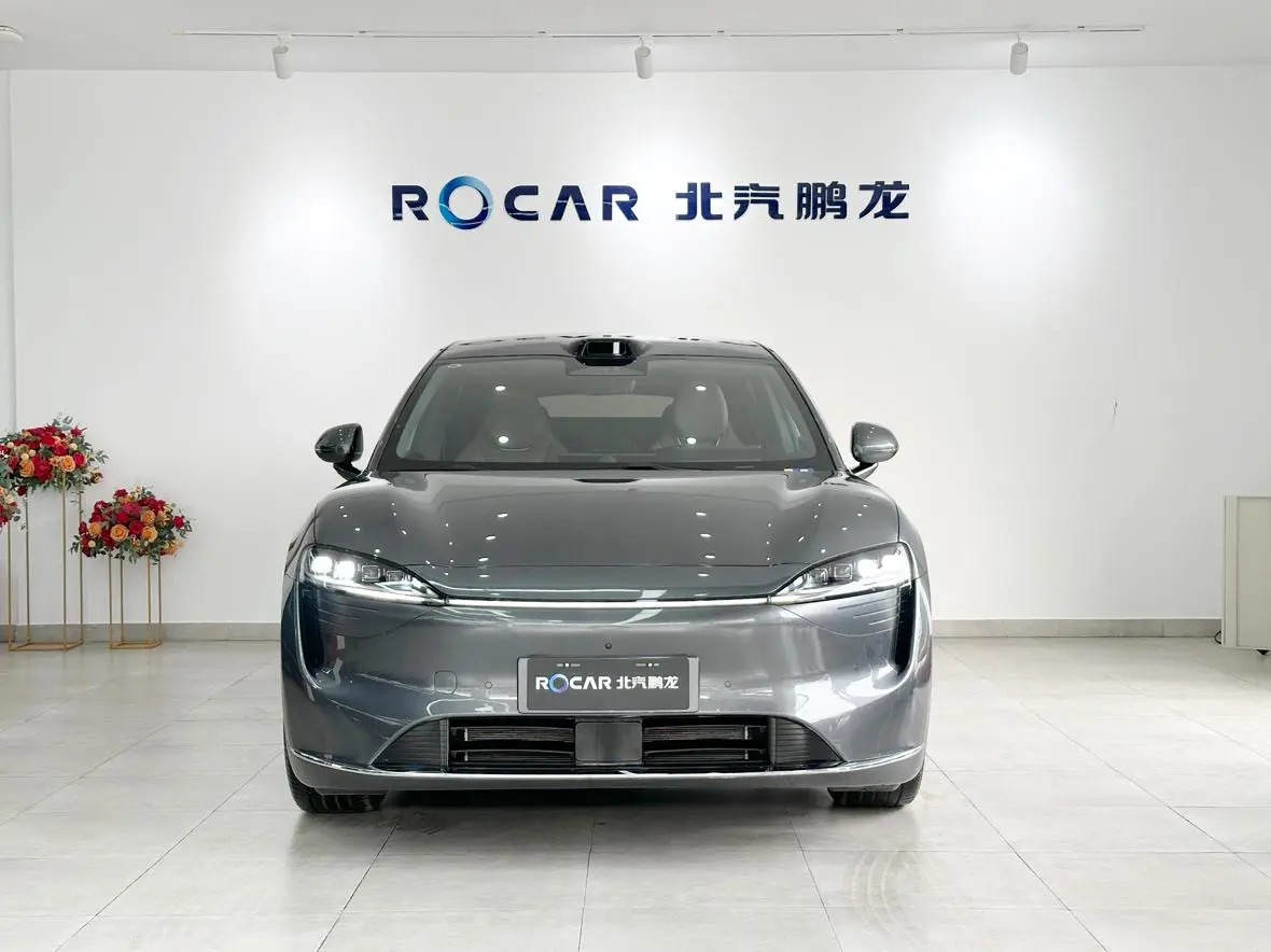 Luxeed Zhijie R7  из Китая