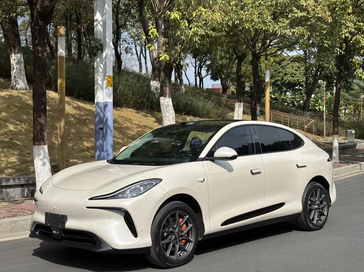 Zhiji LS6  из Китая