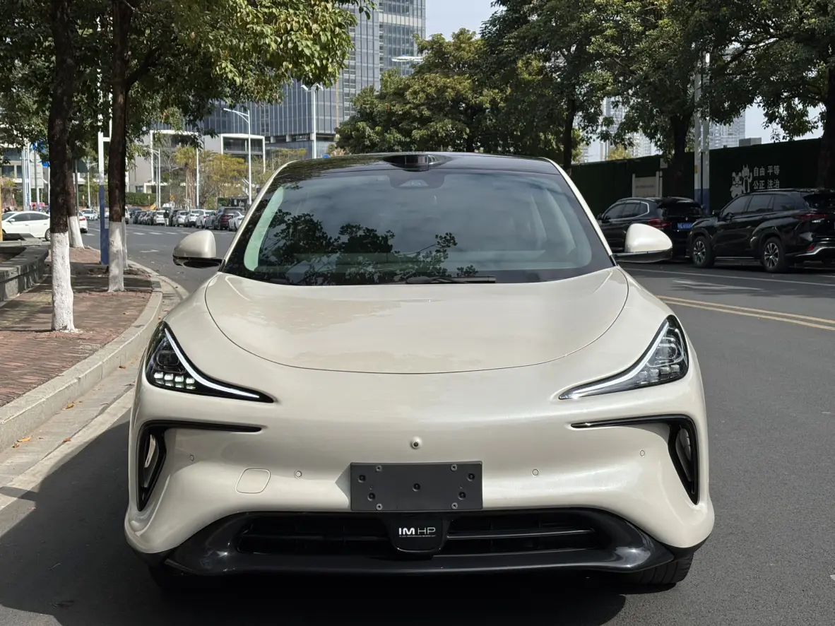 Zhiji LS6  из Китая