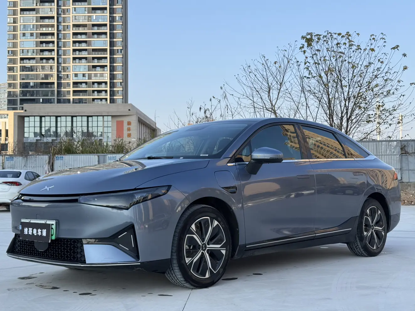 Xpeng P5  из Китая